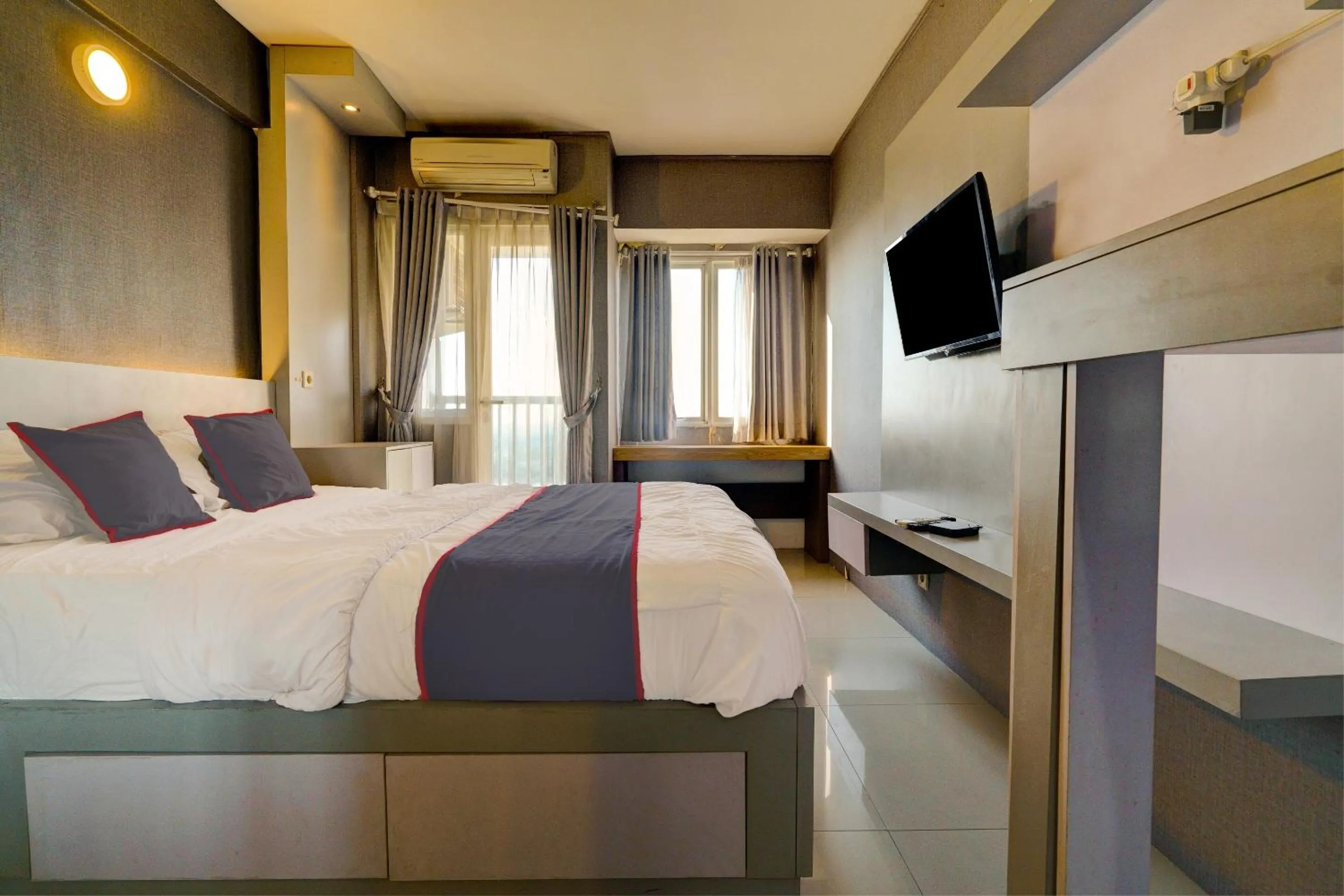 Bedroom in Collection O 92870 Apartement Grand Sentraland Karawang By Ipul