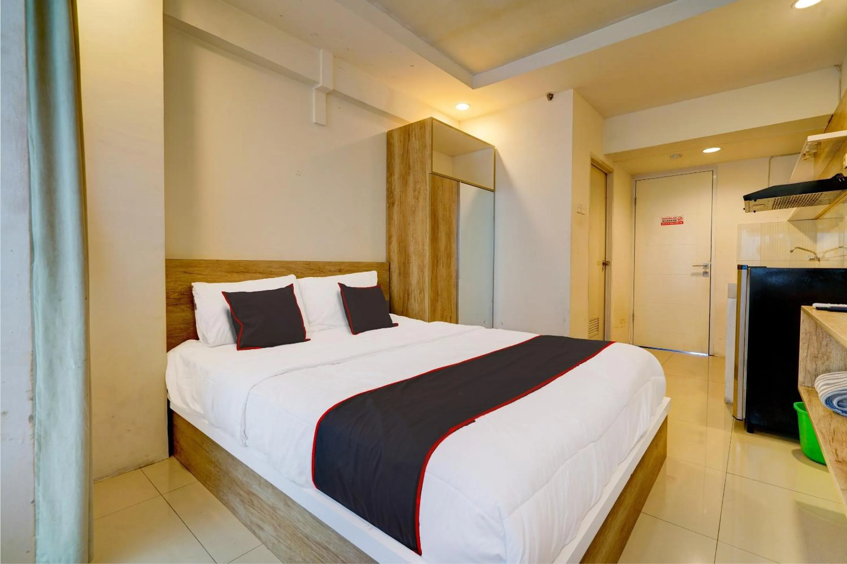 Bedroom in Collection O 92870 Apartement Grand Sentraland Karawang By Ipul