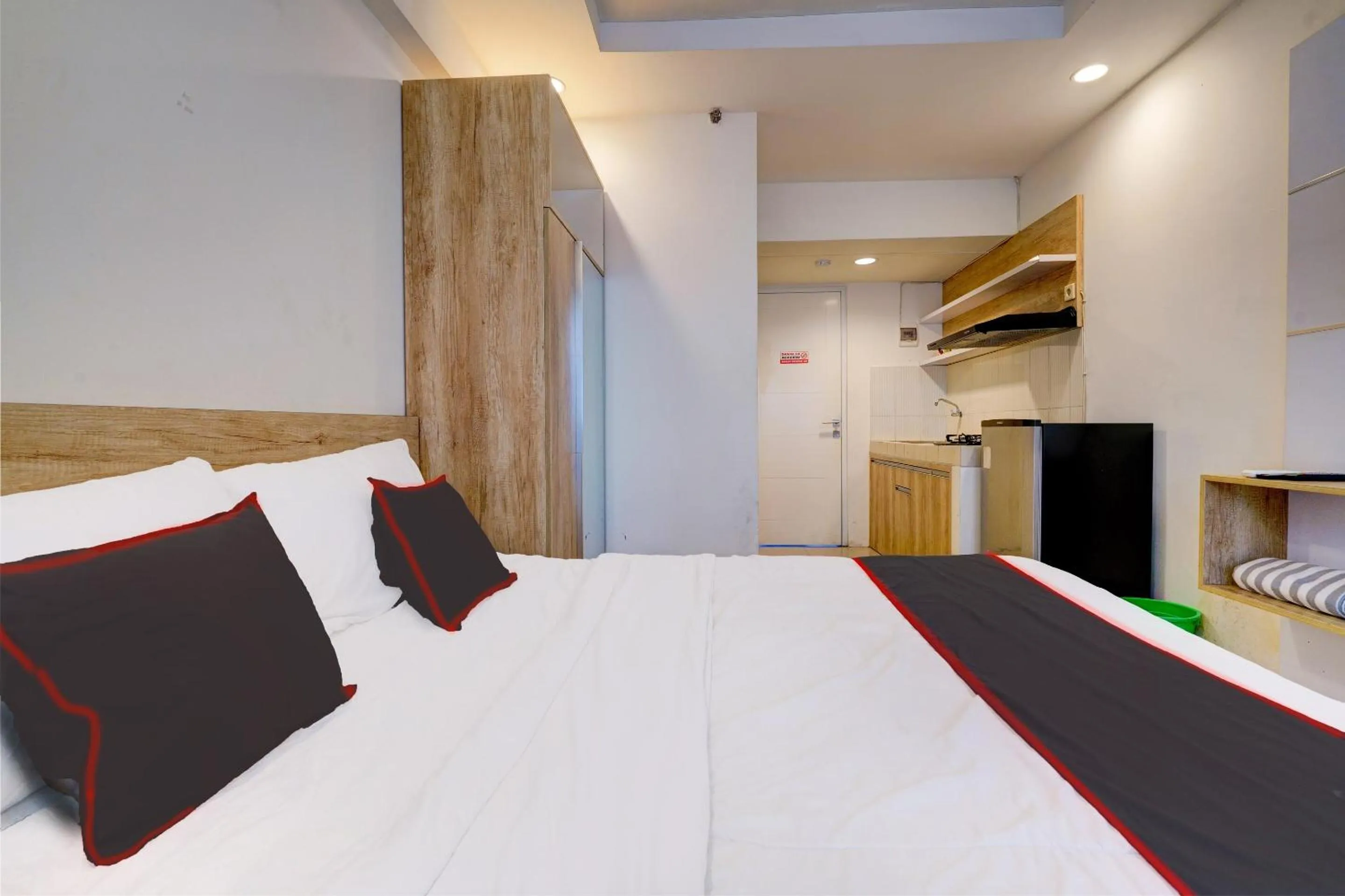 Bedroom in Collection O 92870 Apartement Grand Sentraland Karawang By Ipul