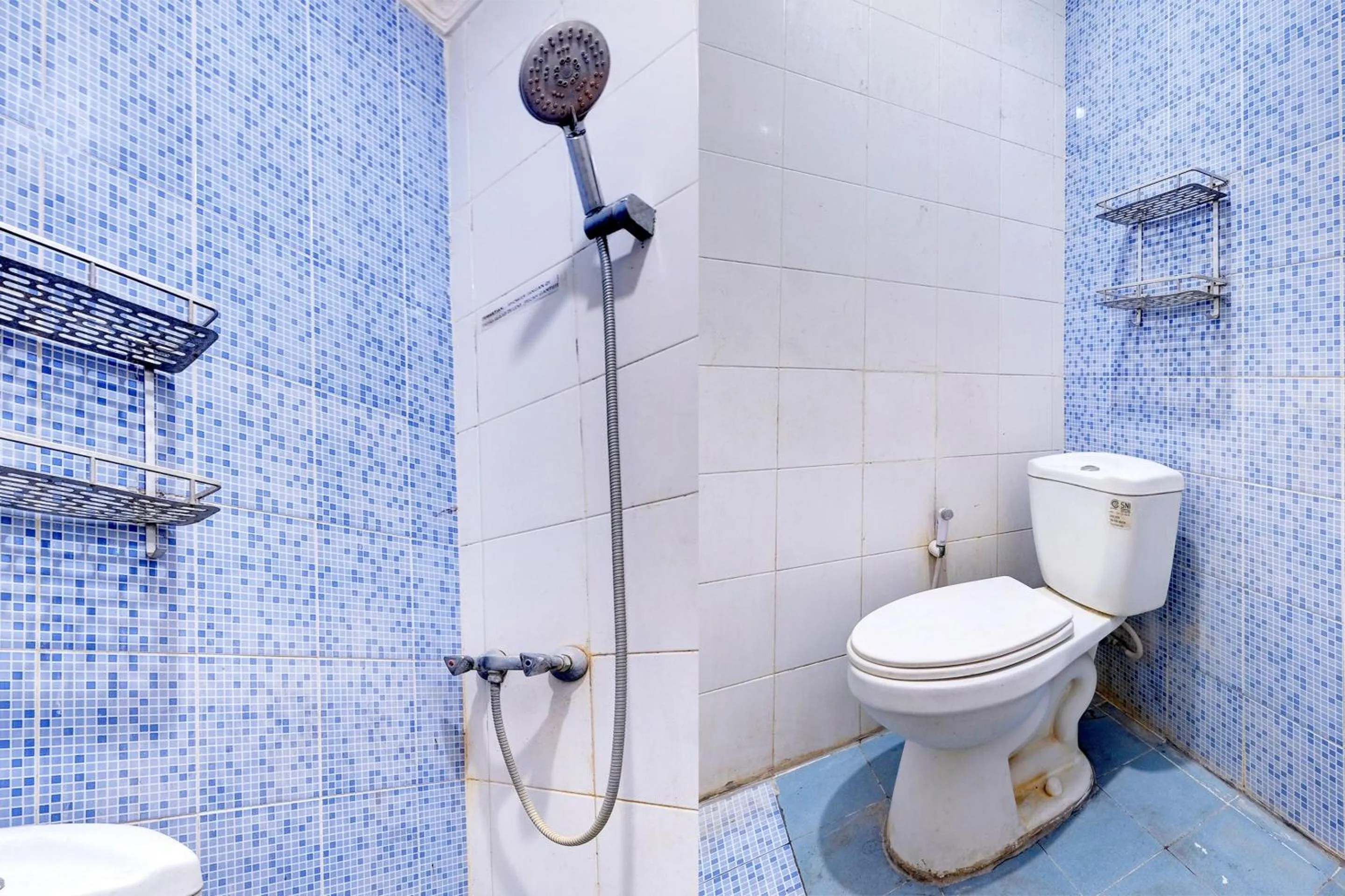 Bathroom in OYO Life 92877 Hotel Rainbow 7296