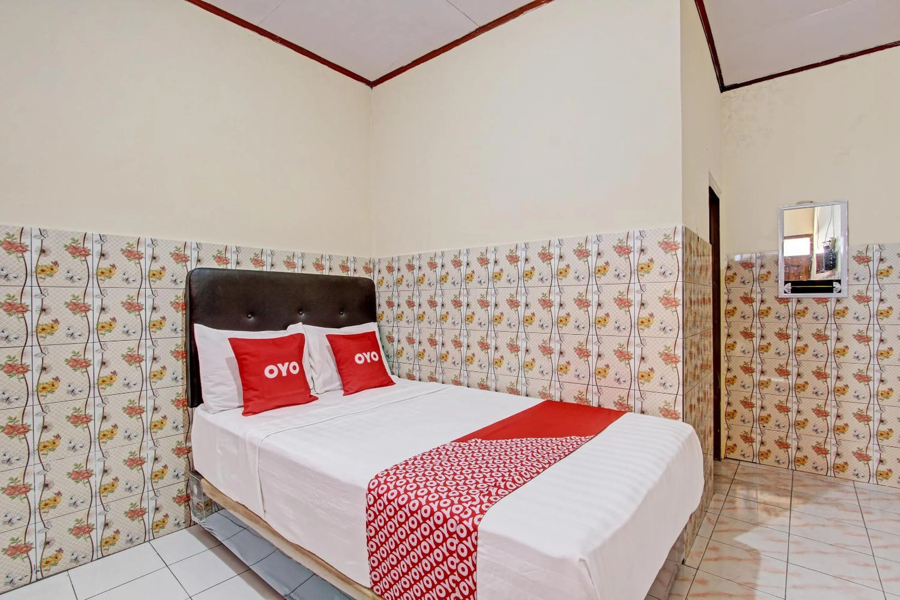 Bedroom, Bed in OYO 92884 Agustha Homestay