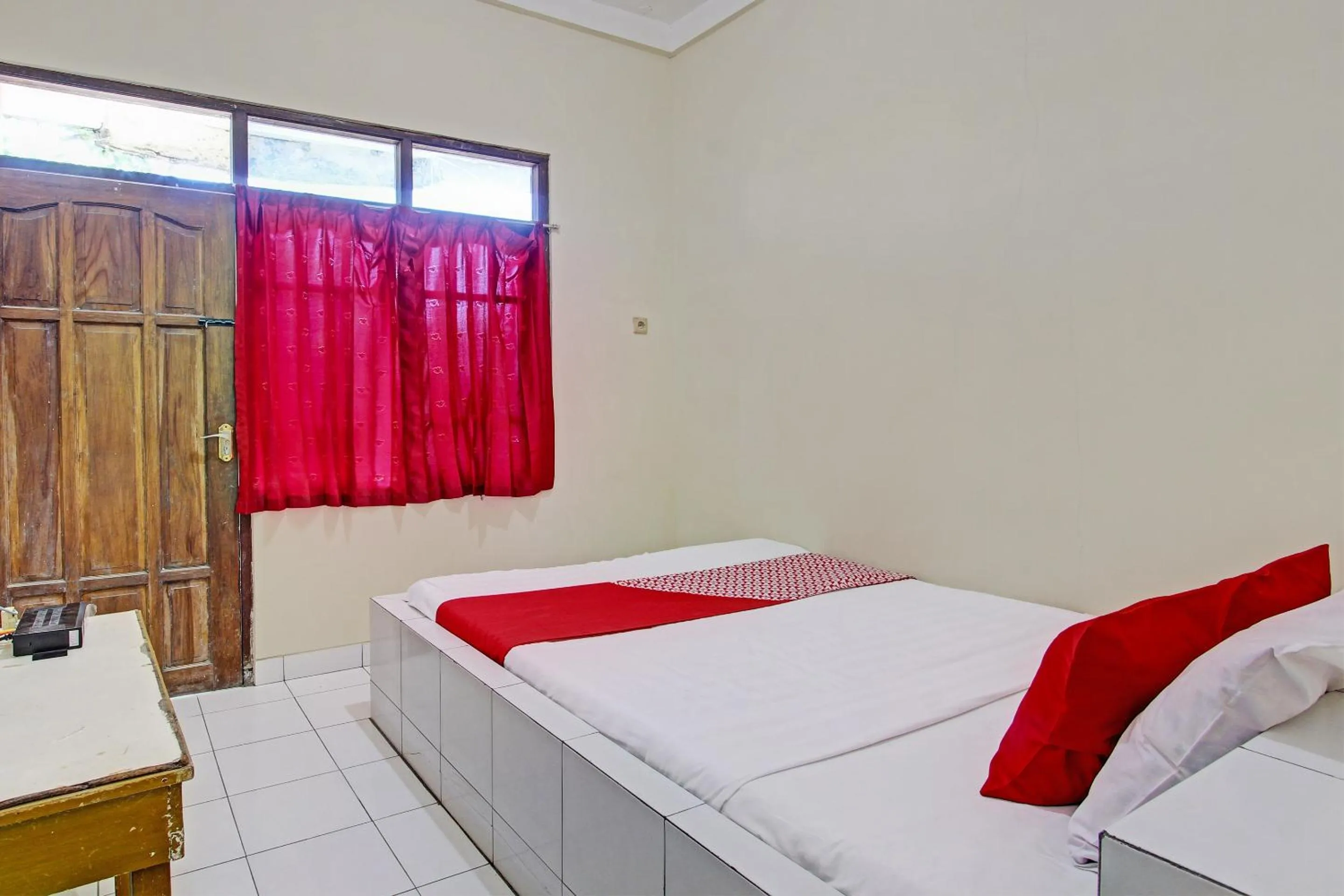 Bedroom, Bed in OYO 92884 Agustha Homestay