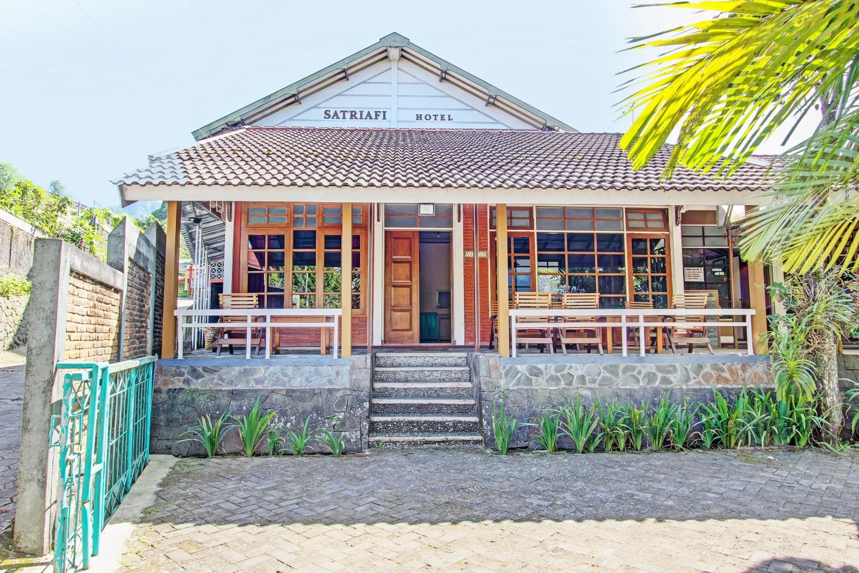 Facade/entrance in Hotel O Satriafi 2 Hotel