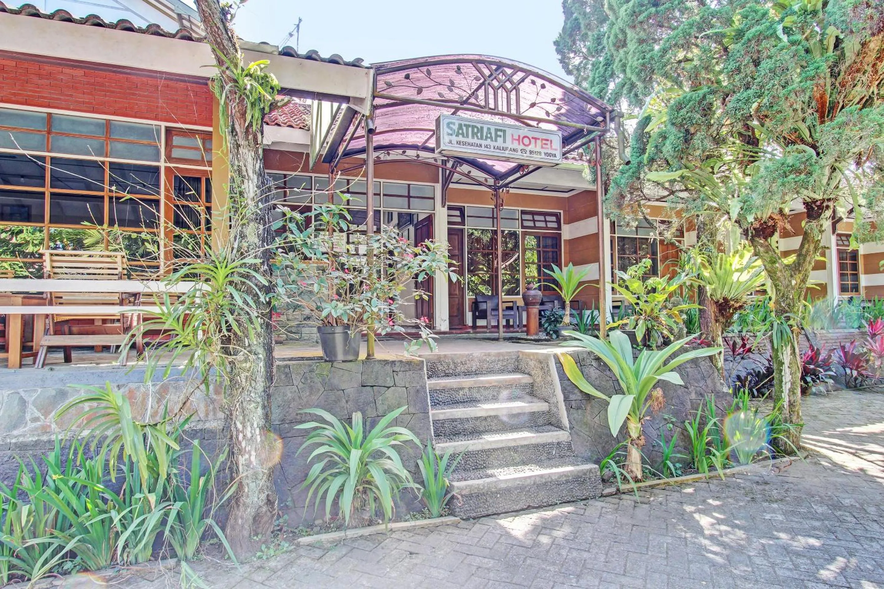 Facade/entrance in Hotel O Satriafi 2 Hotel