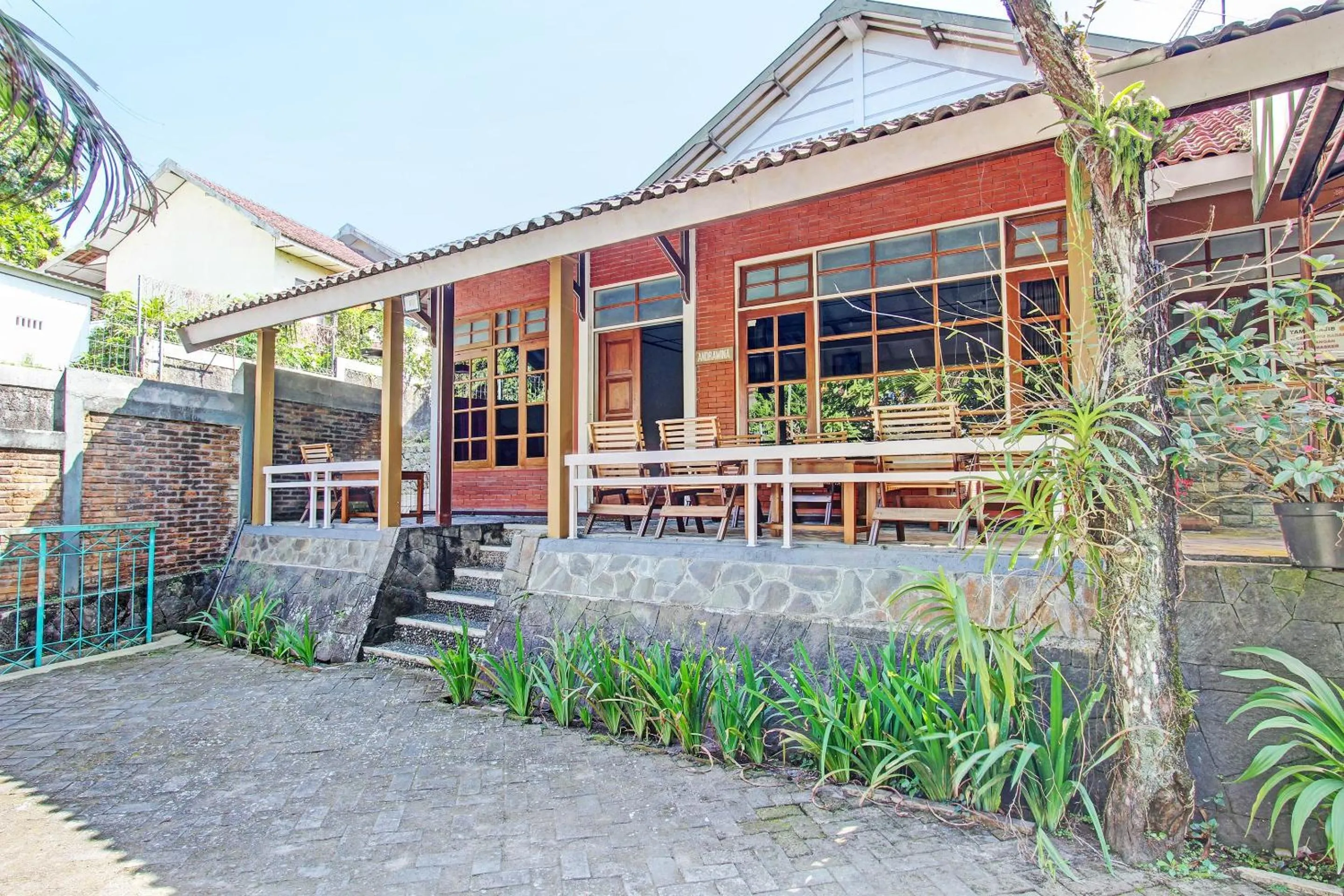 Facade/entrance in Hotel O Satriafi 2 Hotel