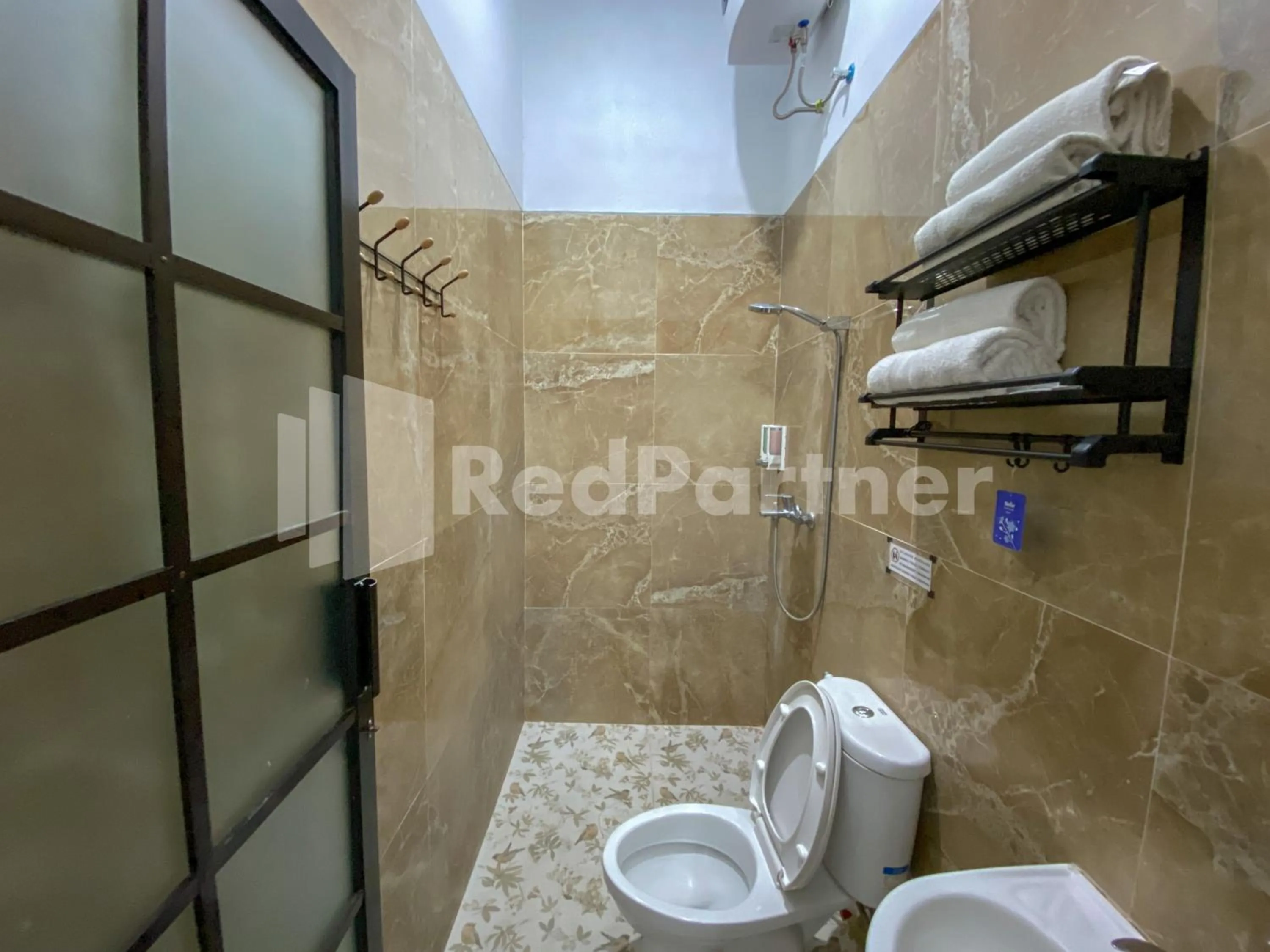 Bathroom in House n Coffee 55 Temanggung RedPartner