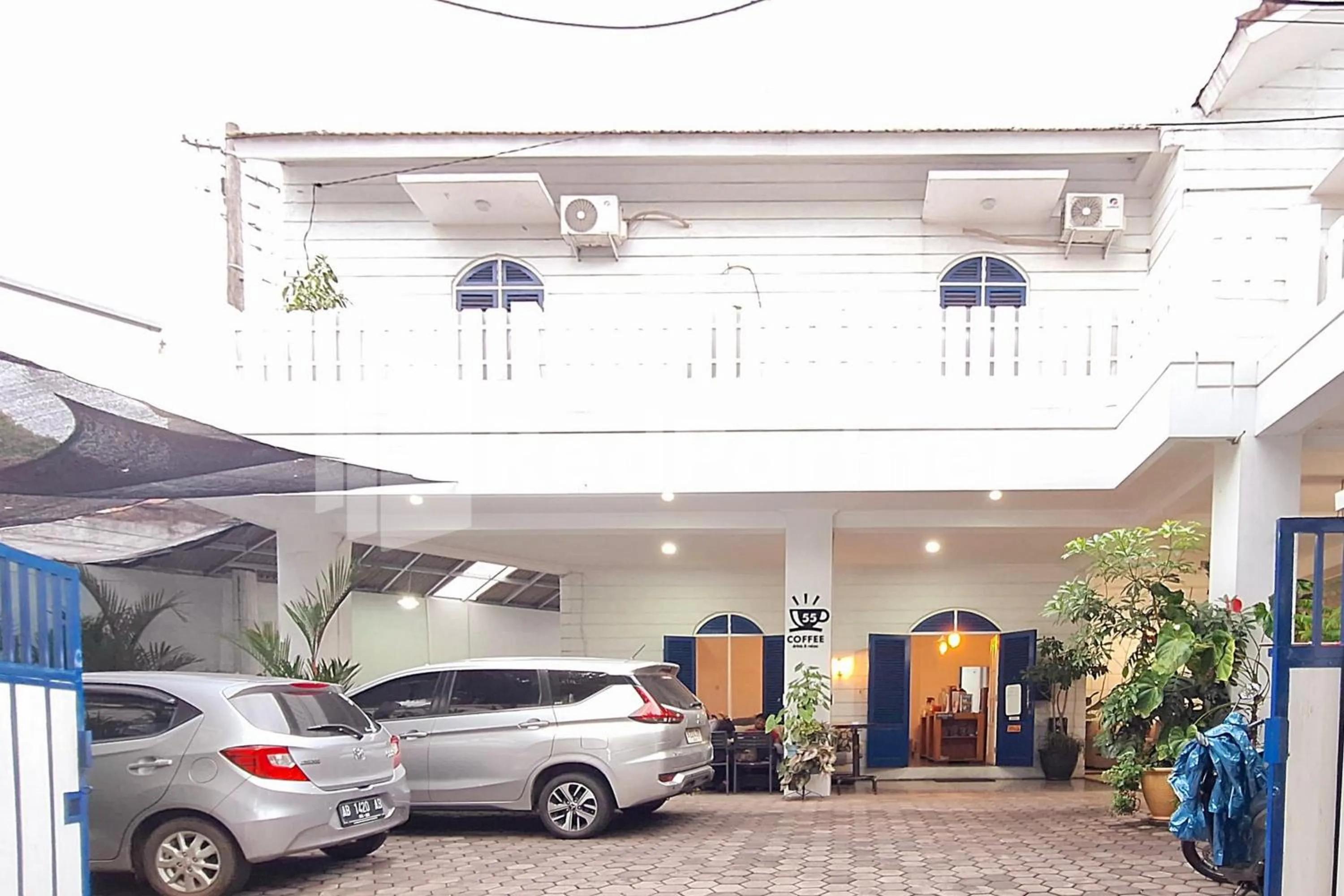 Facade/entrance in House n Coffee 55 Temanggung RedPartner