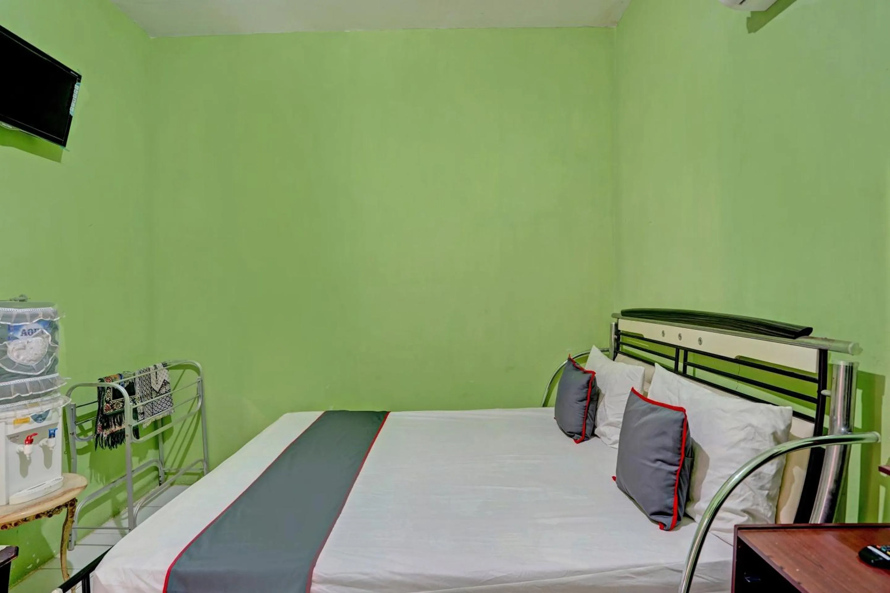 Bedroom, Bed in Collection O 92897 Hotel Intan Near Kantor Syahbandar Bawean