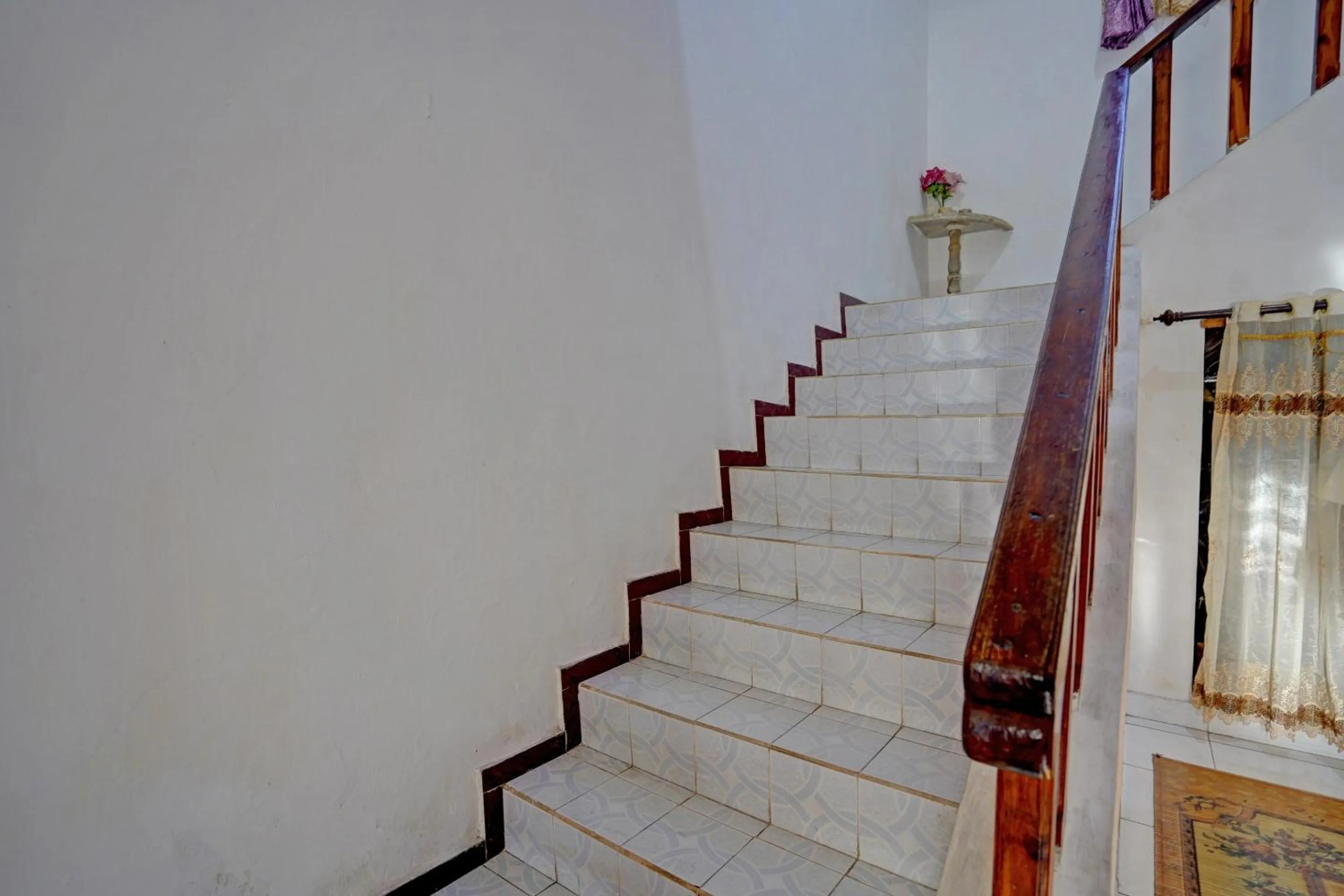 Lobby or reception in Collection O 92897 Hotel Intan Near Kantor Syahbandar Bawean