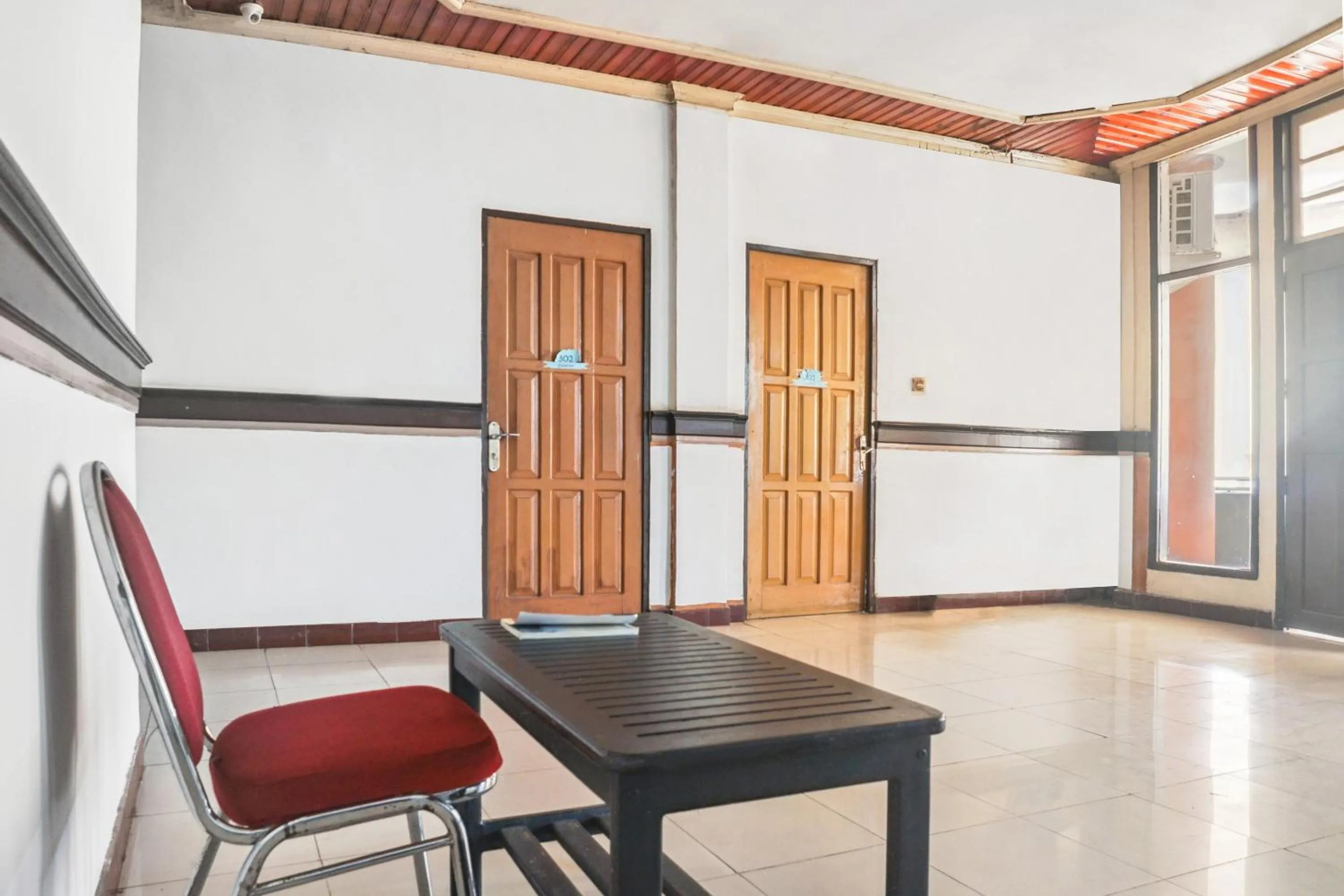 Lobby or reception in Hotel O Losmen Bahalap Syariah MarabahanNearSiring Marabahan (Ulek Barito)