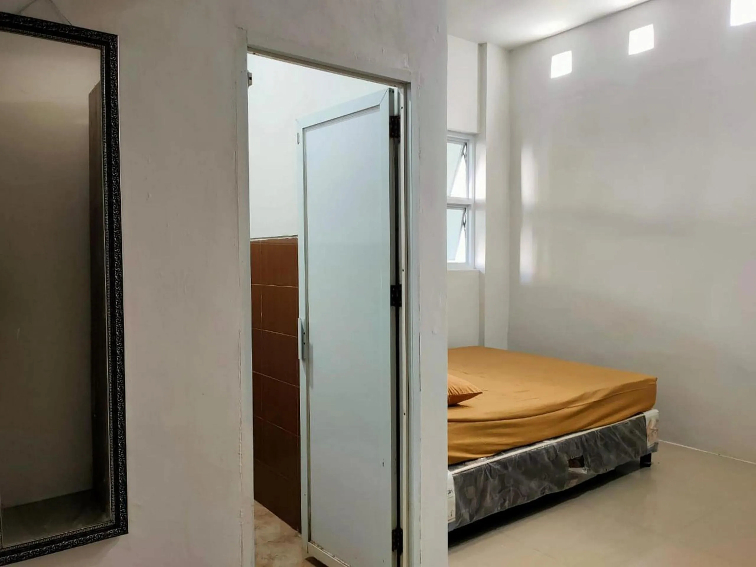 Bedroom, Bed in Hotel O Kost 3 Kelor Syariah