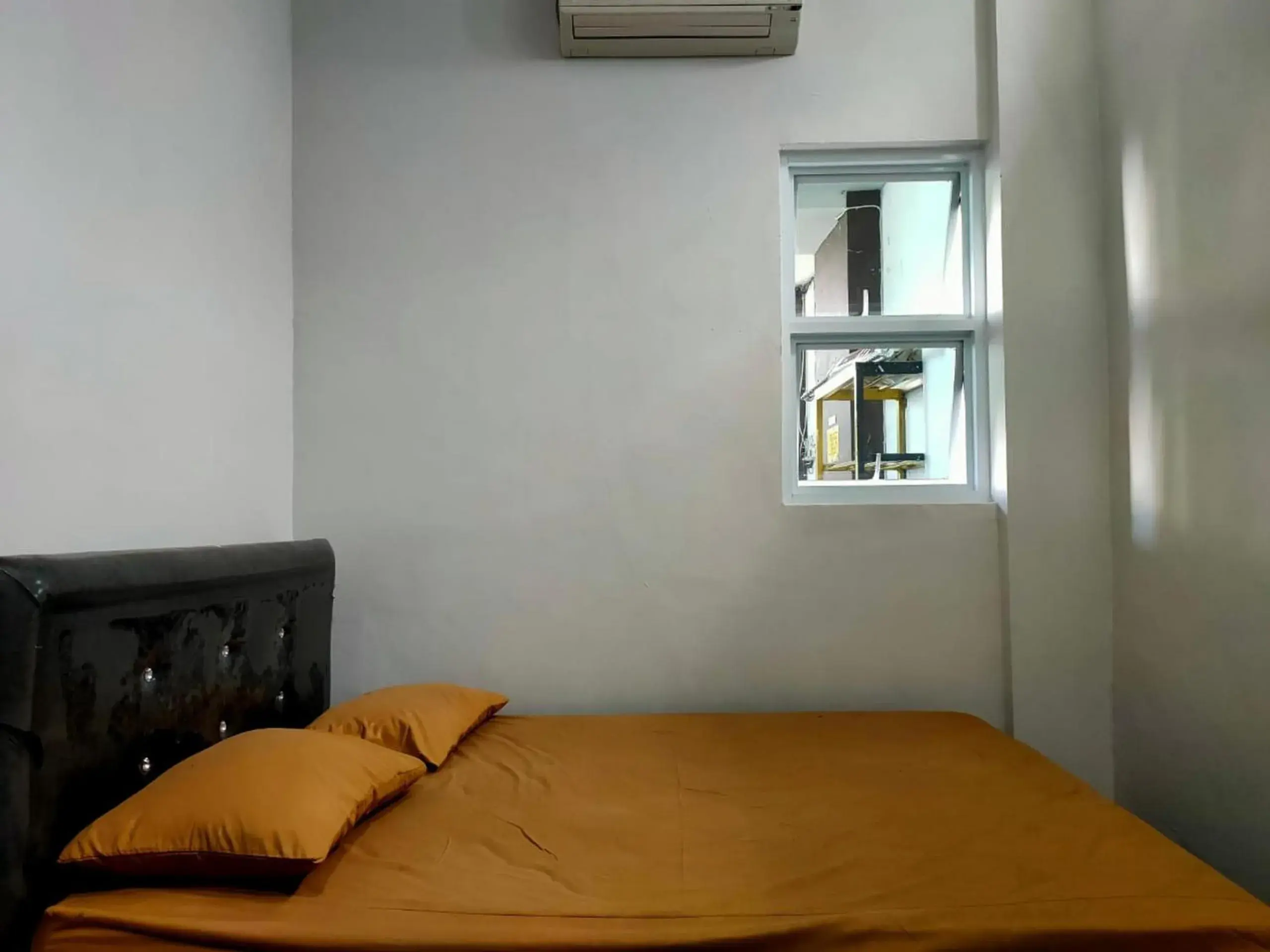Double Room in Hotel O Kost 3 Kelor Syariah Double Room in Hotel O Kost 3 Kelor Syariah