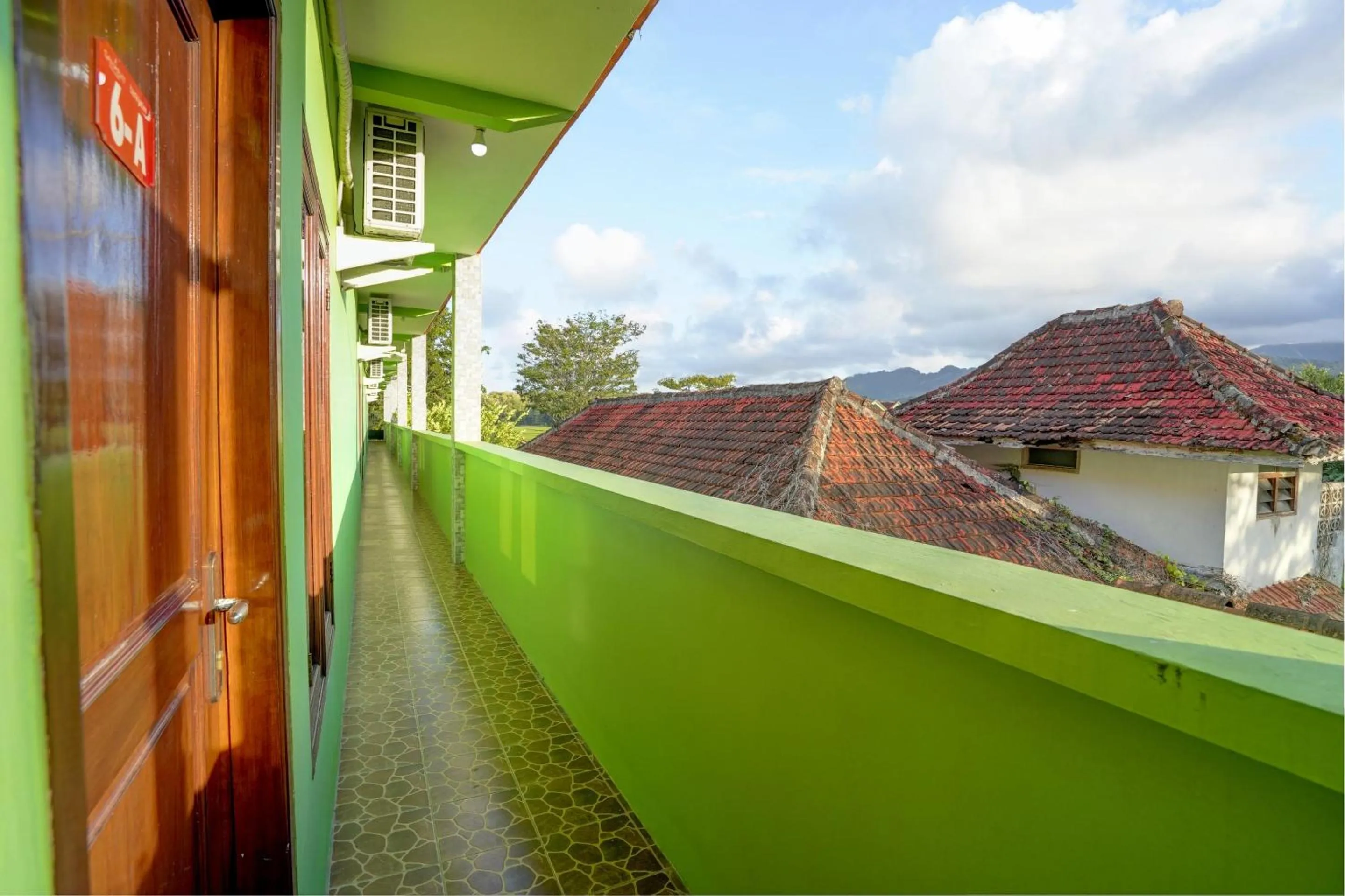 Lobby or reception in Hotel O Sahabat Syariah Near Plasa Telkom Bawean
