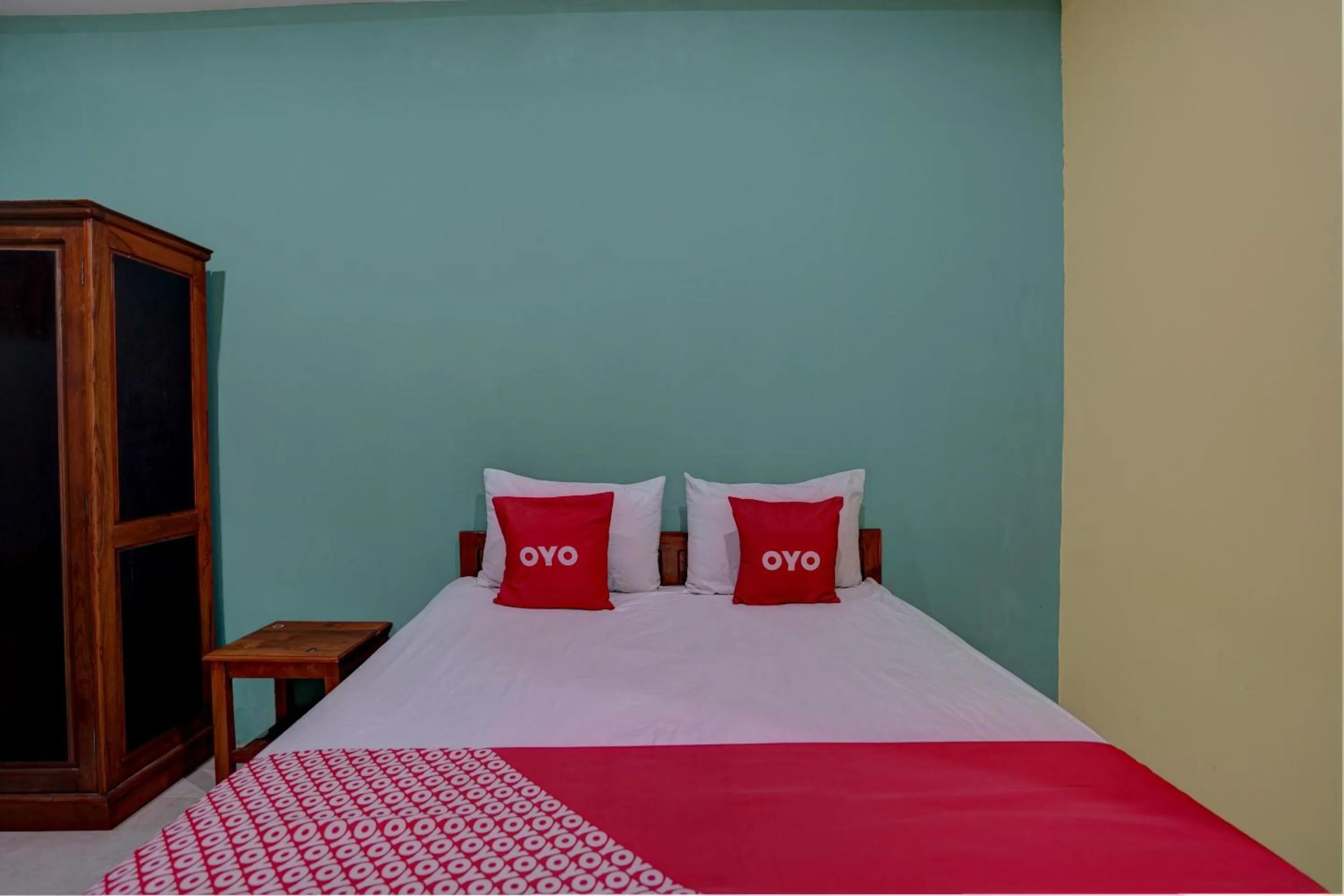 Bedroom, Bed in Hotel O Sahabat Syariah Near Plasa Telkom Bawean
