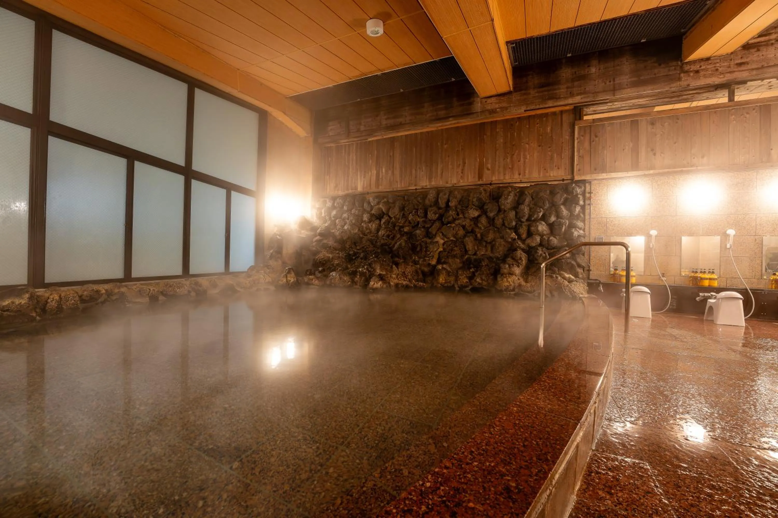 Hot Spring Bath in KAMENOI HOTEL Kusatsu Yubatake