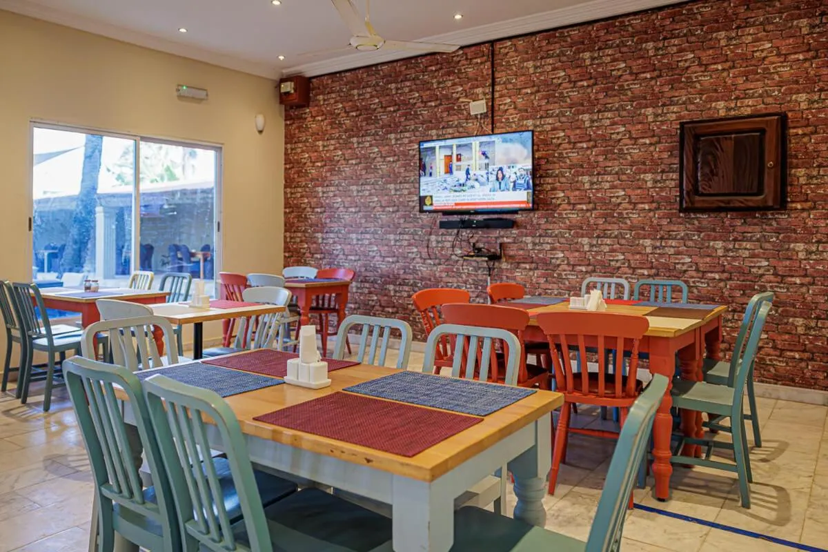 Restaurant/places to eat in Ocean Villa Heights