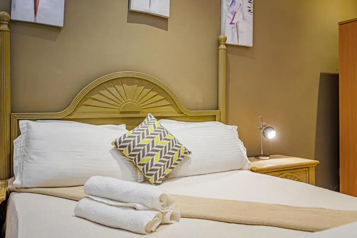 Superior Triple Room with Sea View in Ocean Villa Heights Superior Triple Room with Sea View in Ocean Villa Heights