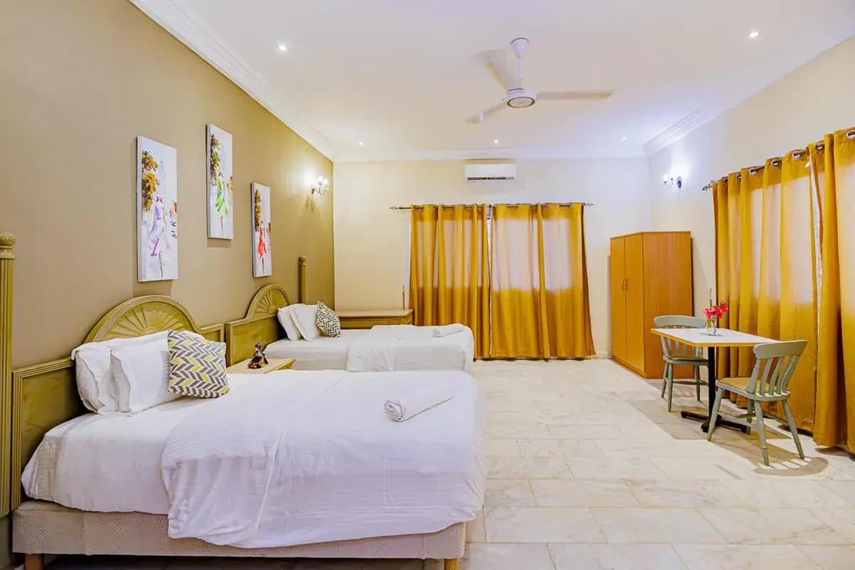 Deluxe Double or Twin Room in Ocean Villa Heights Deluxe Double or Twin Room in Ocean Villa Heights