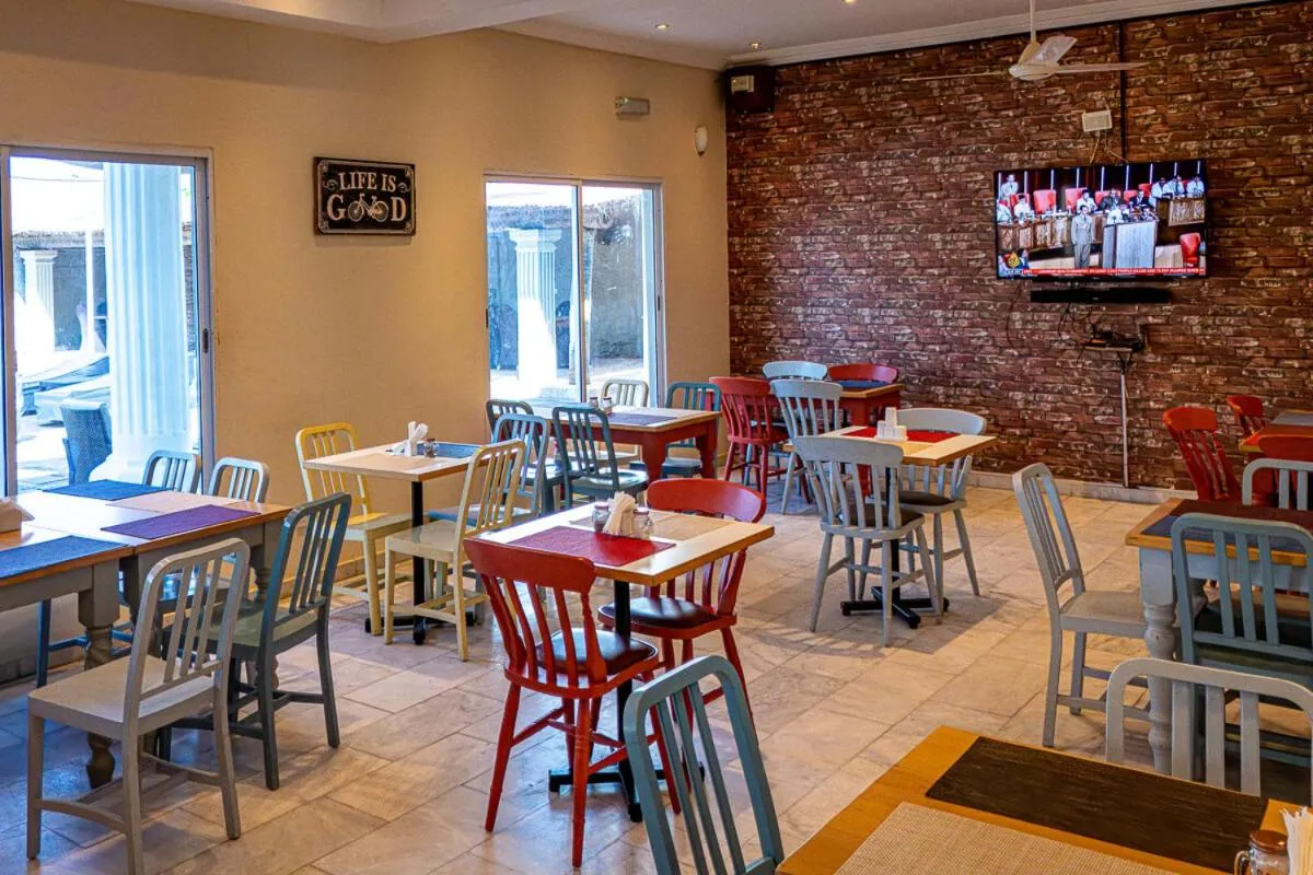 Restaurant/places to eat in Ocean Villa Heights