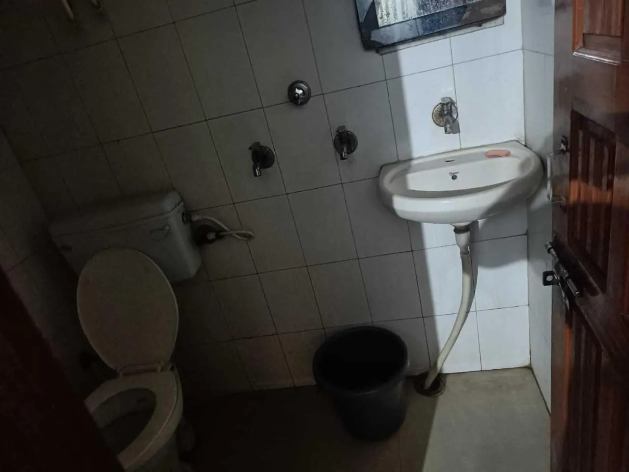 Bathroom in Hotel O POP Star Hotel And Restaurant