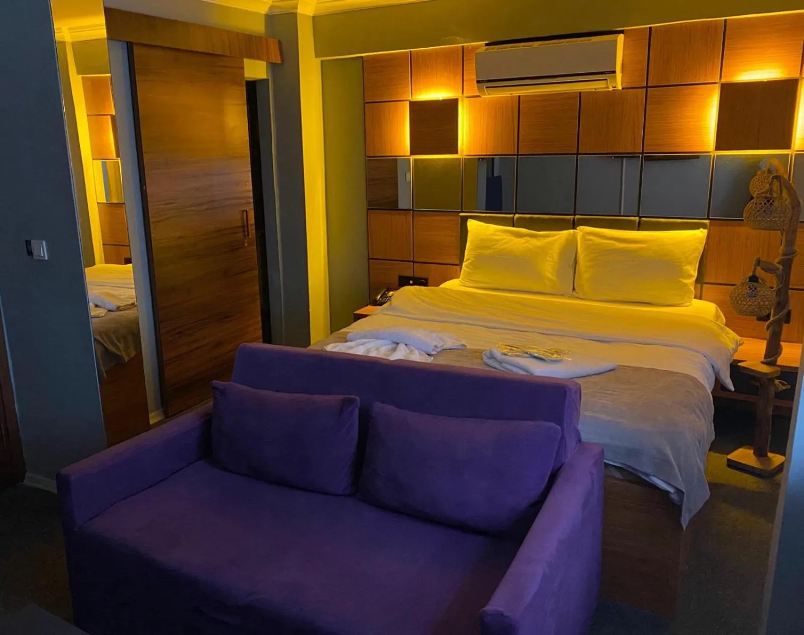 Bed in Kadıköy Linda Hotel