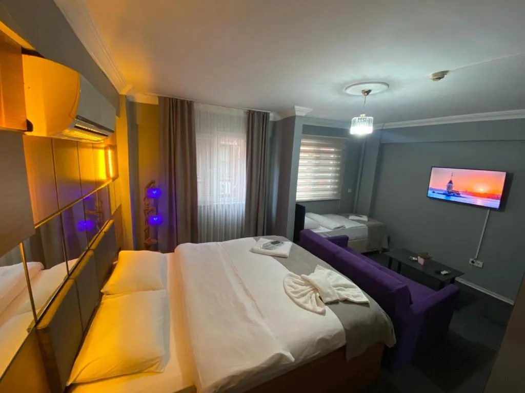 Bed in Kadıköy Linda Hotel