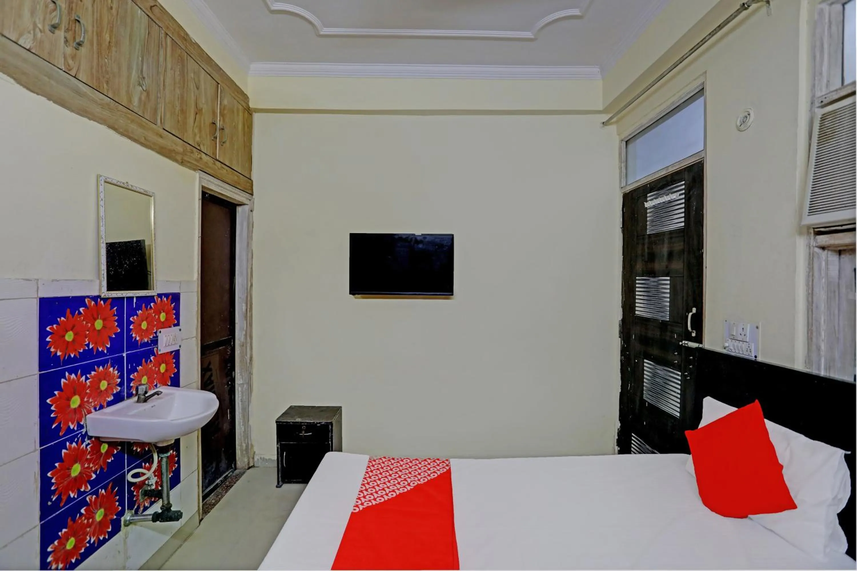 Bedroom, Bed in Hotel O Wamson Alpha Co living Stays