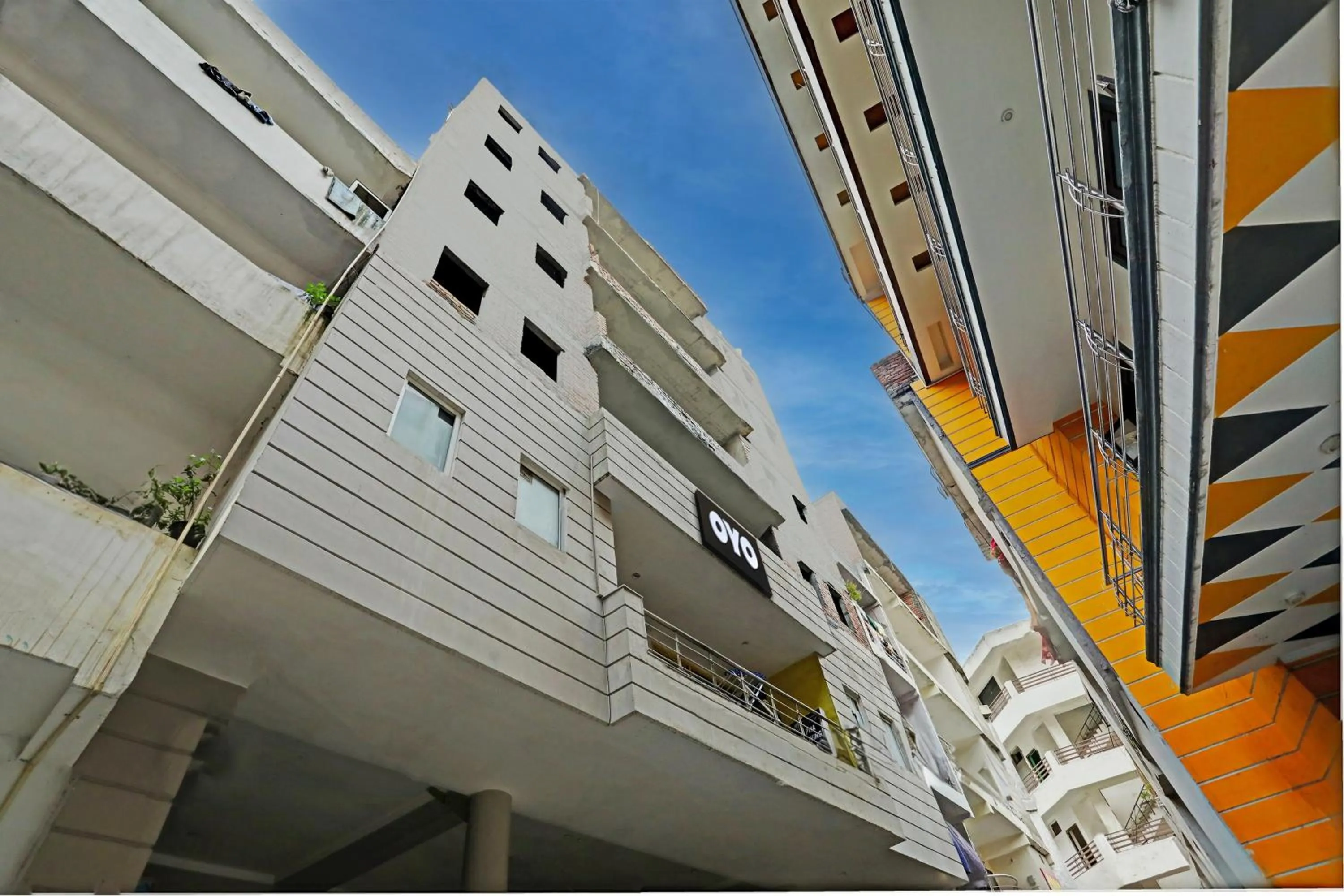 Facade/entrance in Hotel O Wamson Alpha Co living Stays