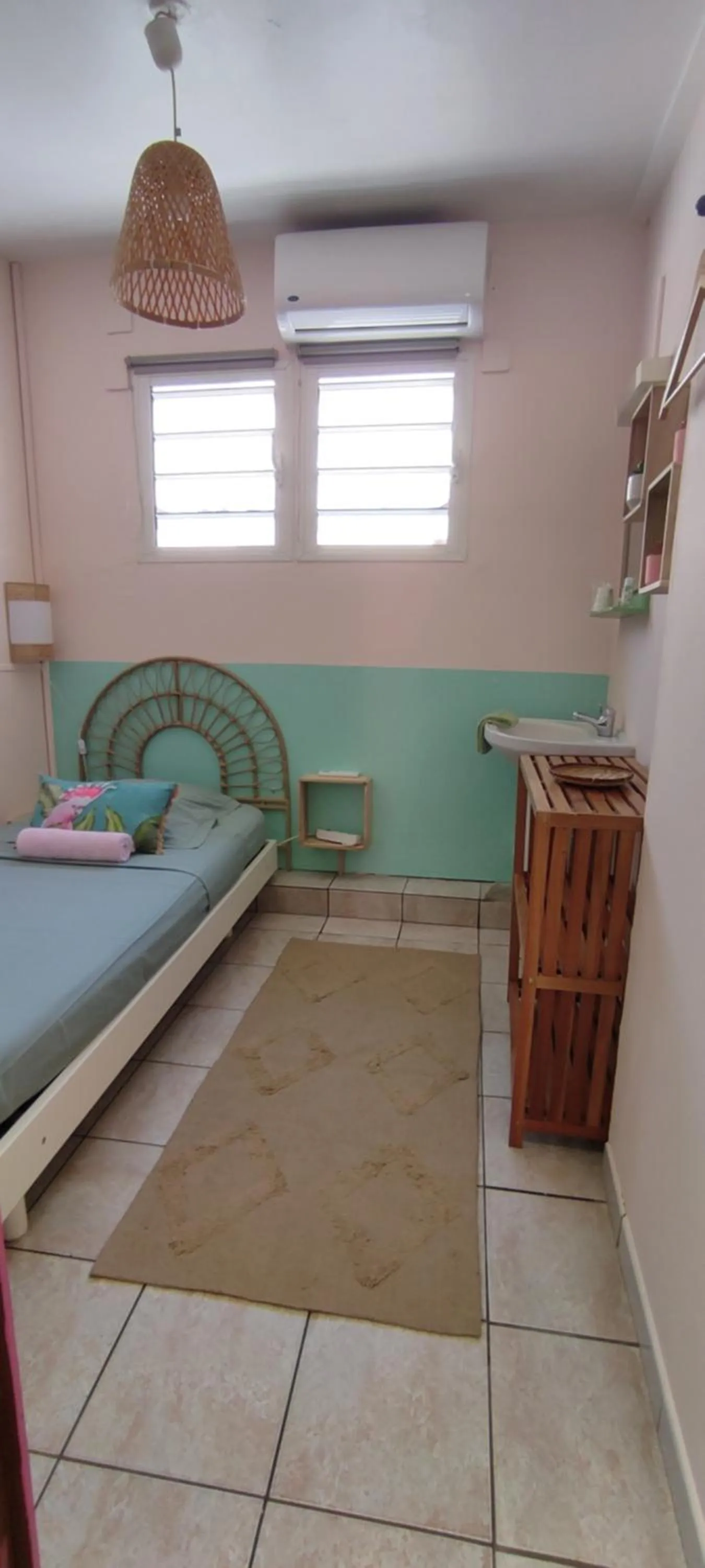 air conditioner, Bed in Hotel De la Plage