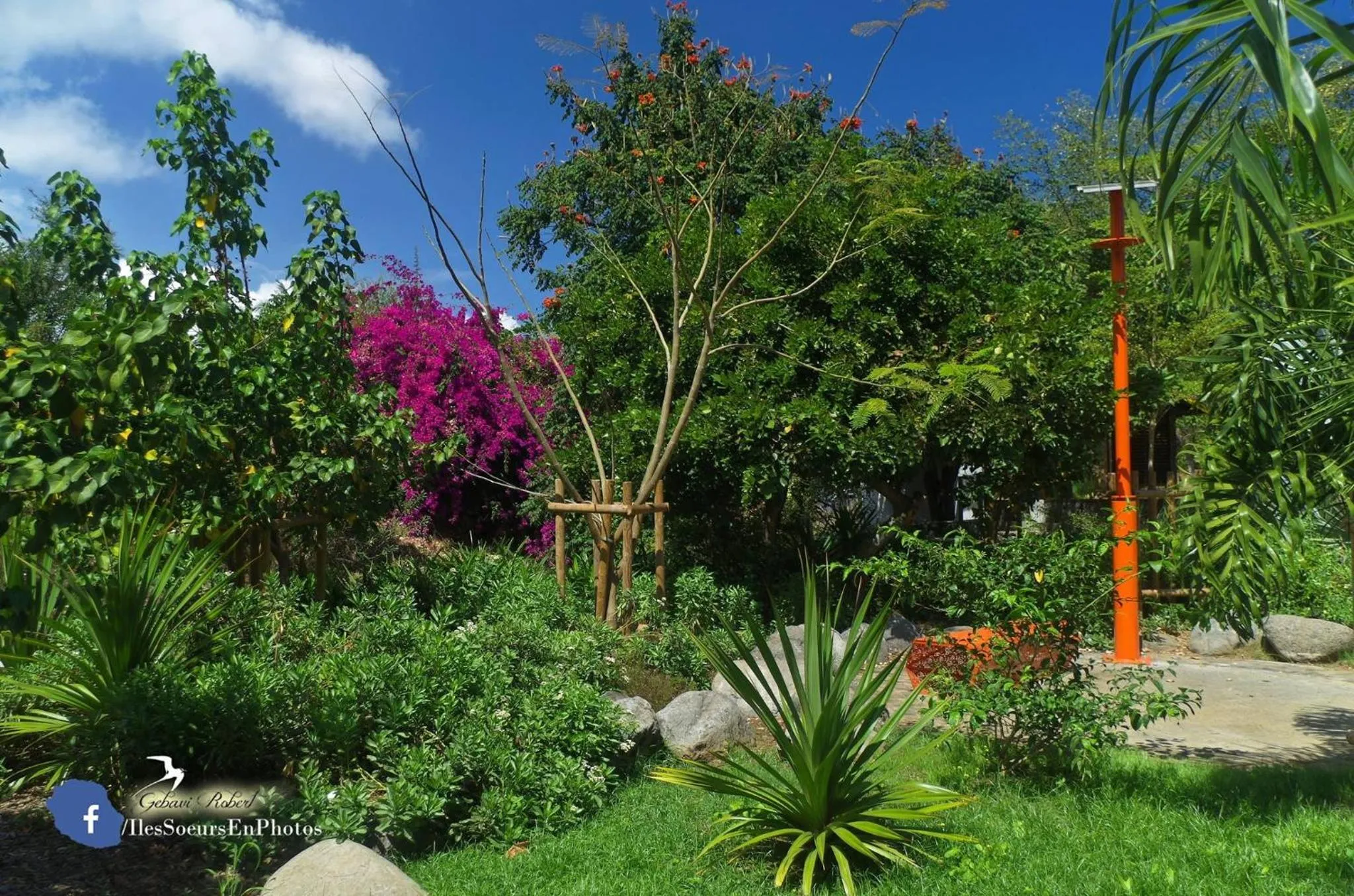 Nearby landmark in Hotel De la Plage