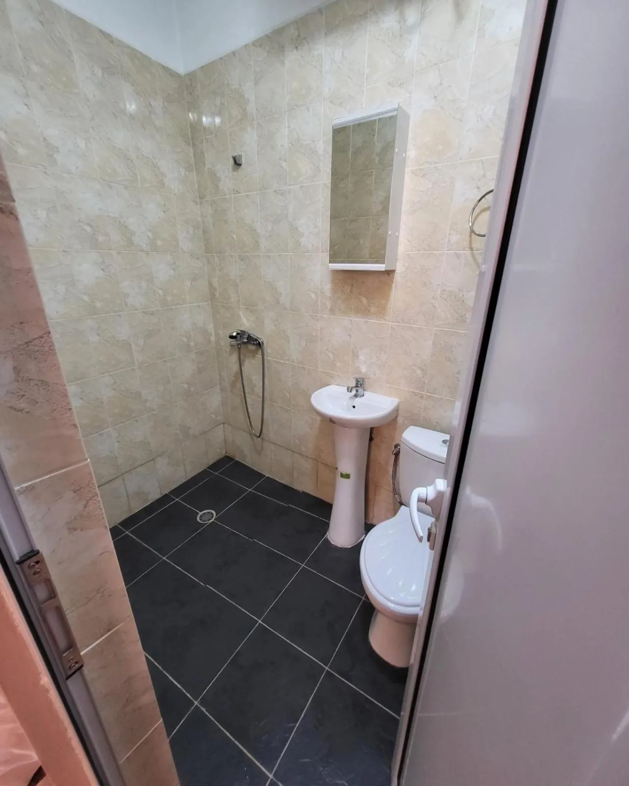 Shower in Provans famili hotel