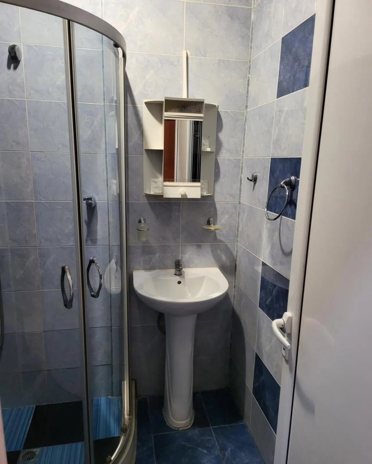 Shower in Provans famili hotel