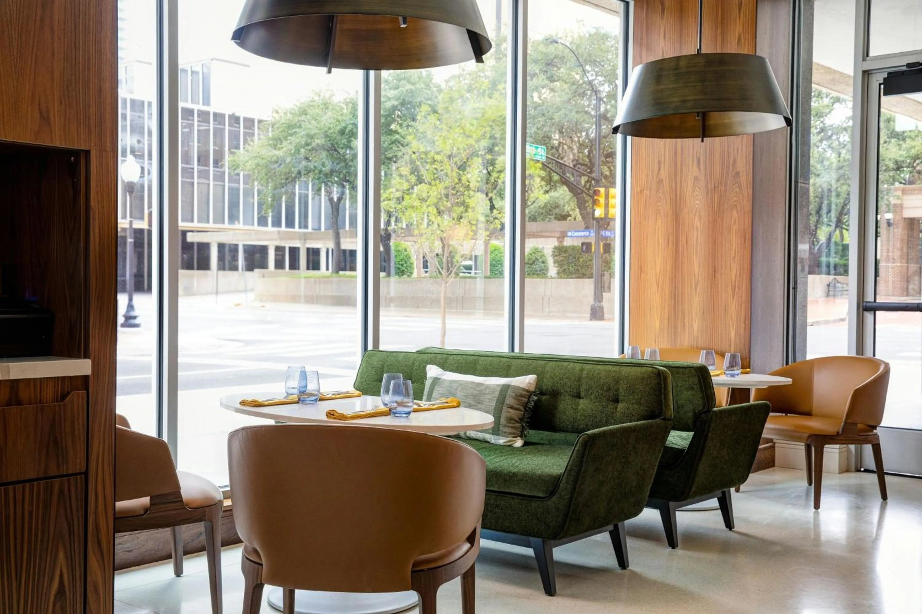 Restaurant/places to eat in Le Meridien Fort Worth Downtown