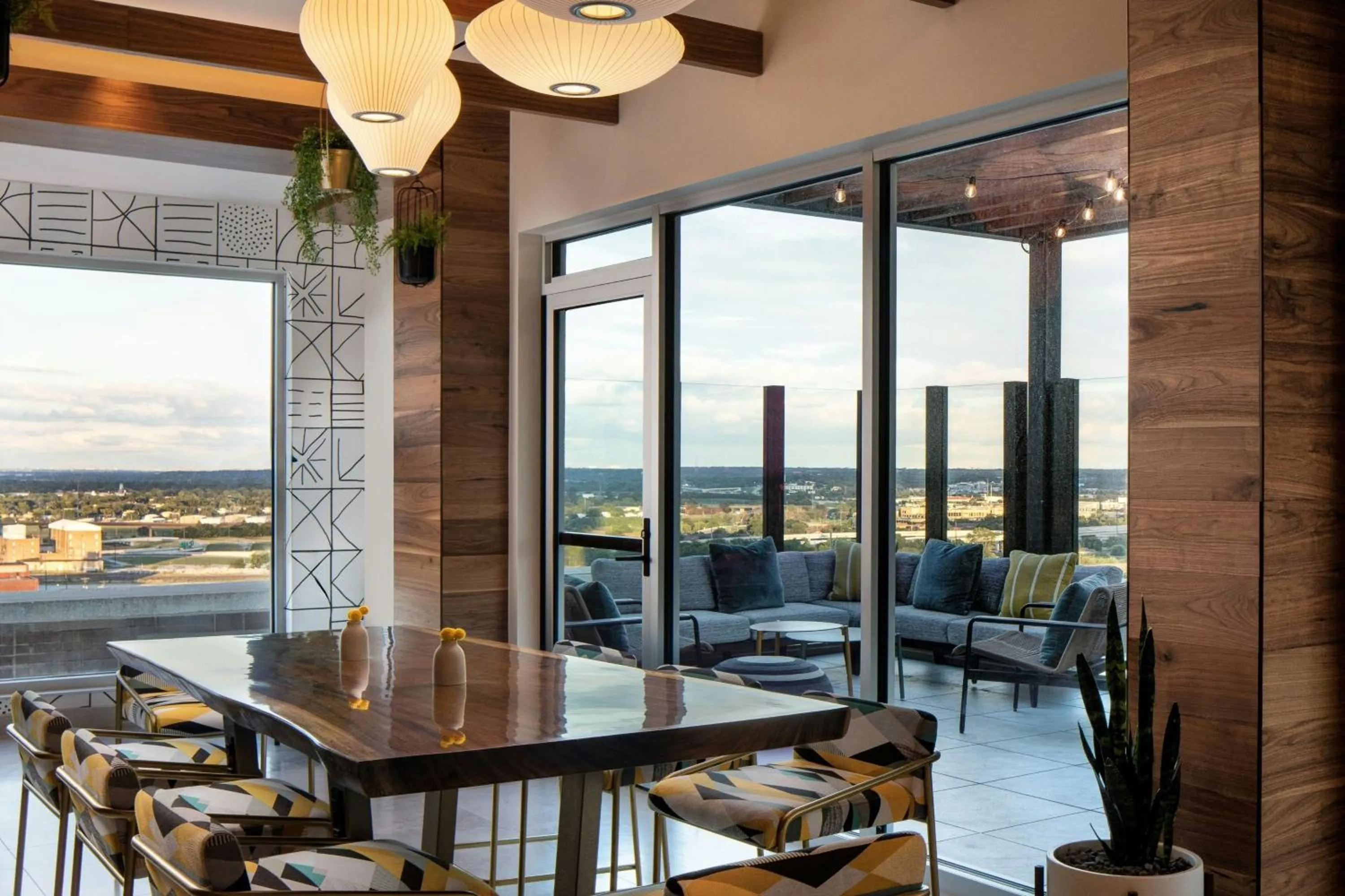 Restaurant/places to eat in Le Meridien Fort Worth Downtown