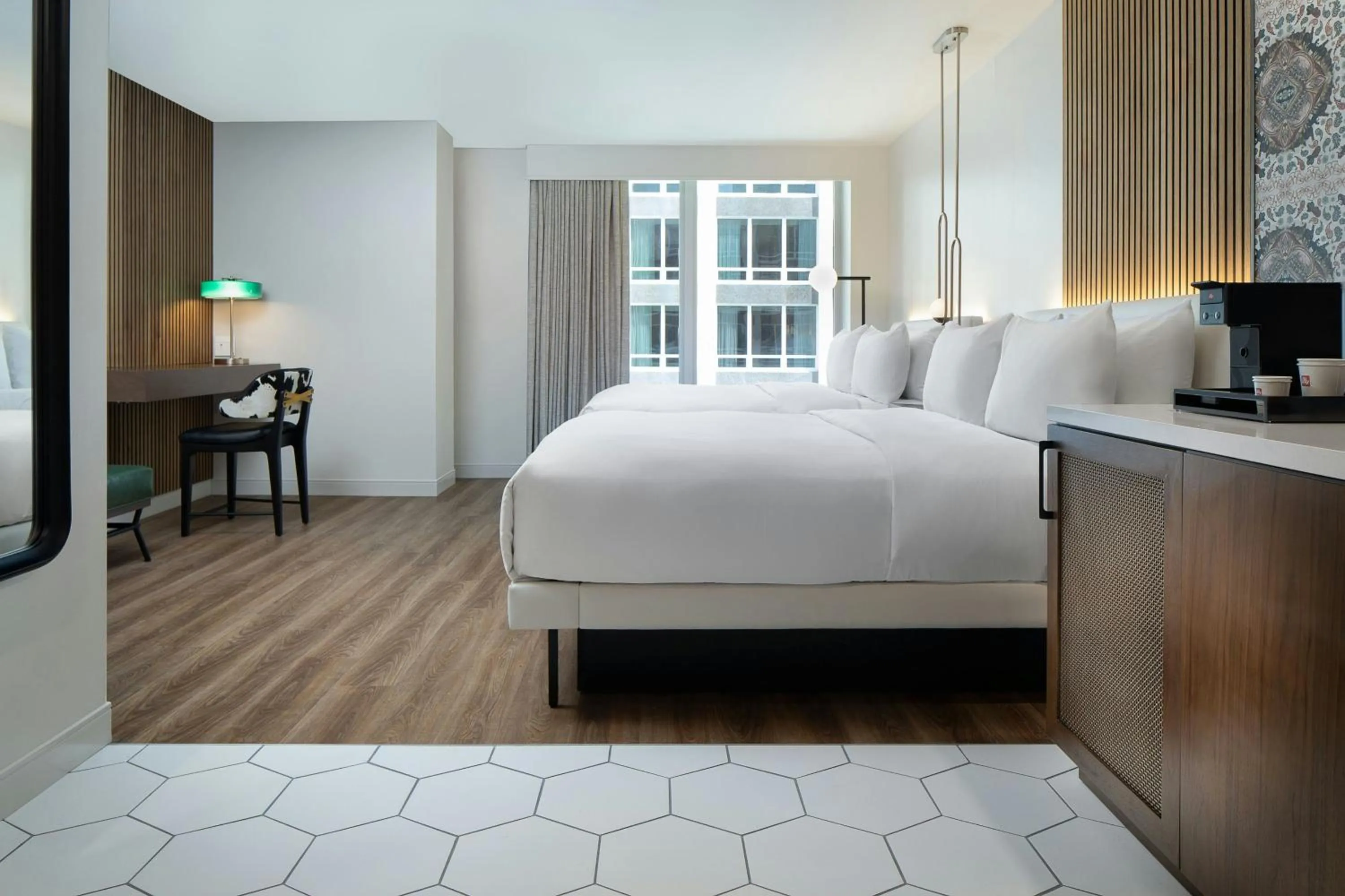 Photo of the whole room, Bed in Le Meridien Fort Worth Downtown