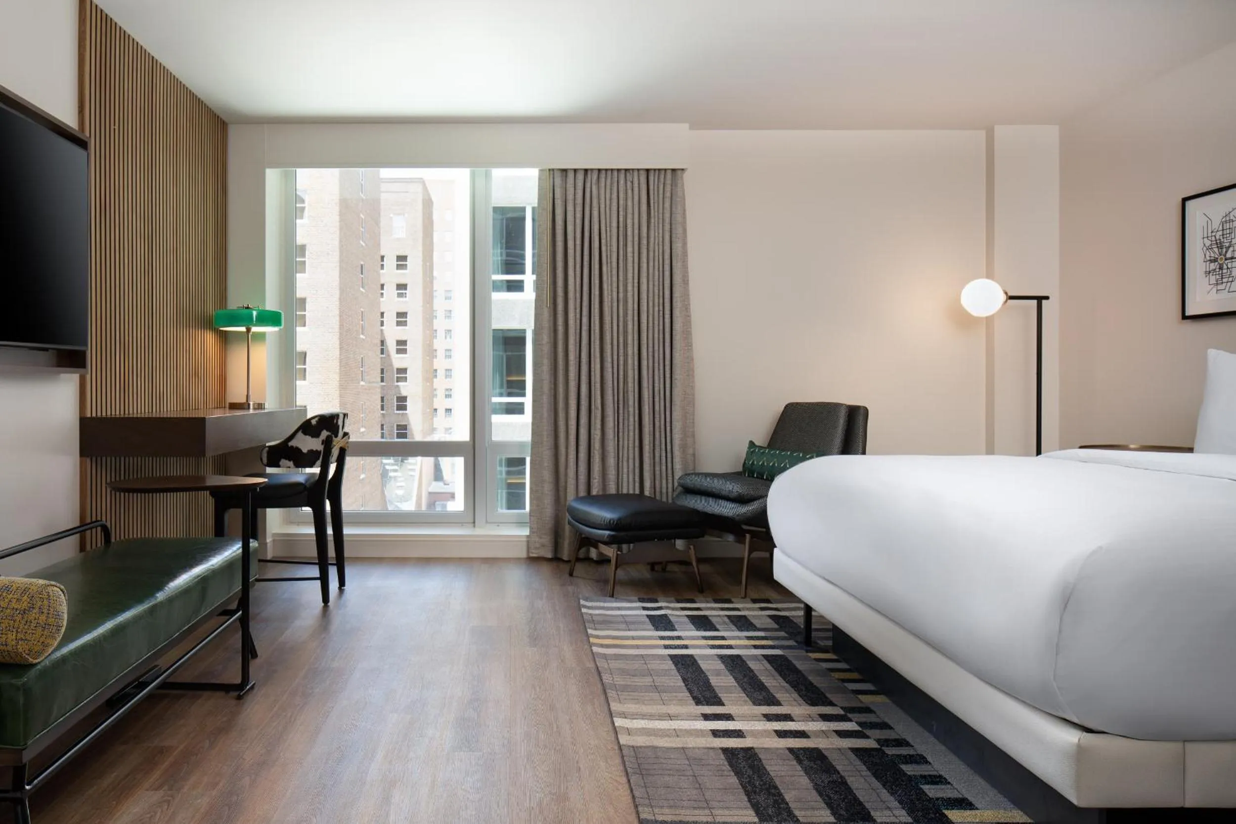 Property building, Bed in Le Meridien Fort Worth Downtown