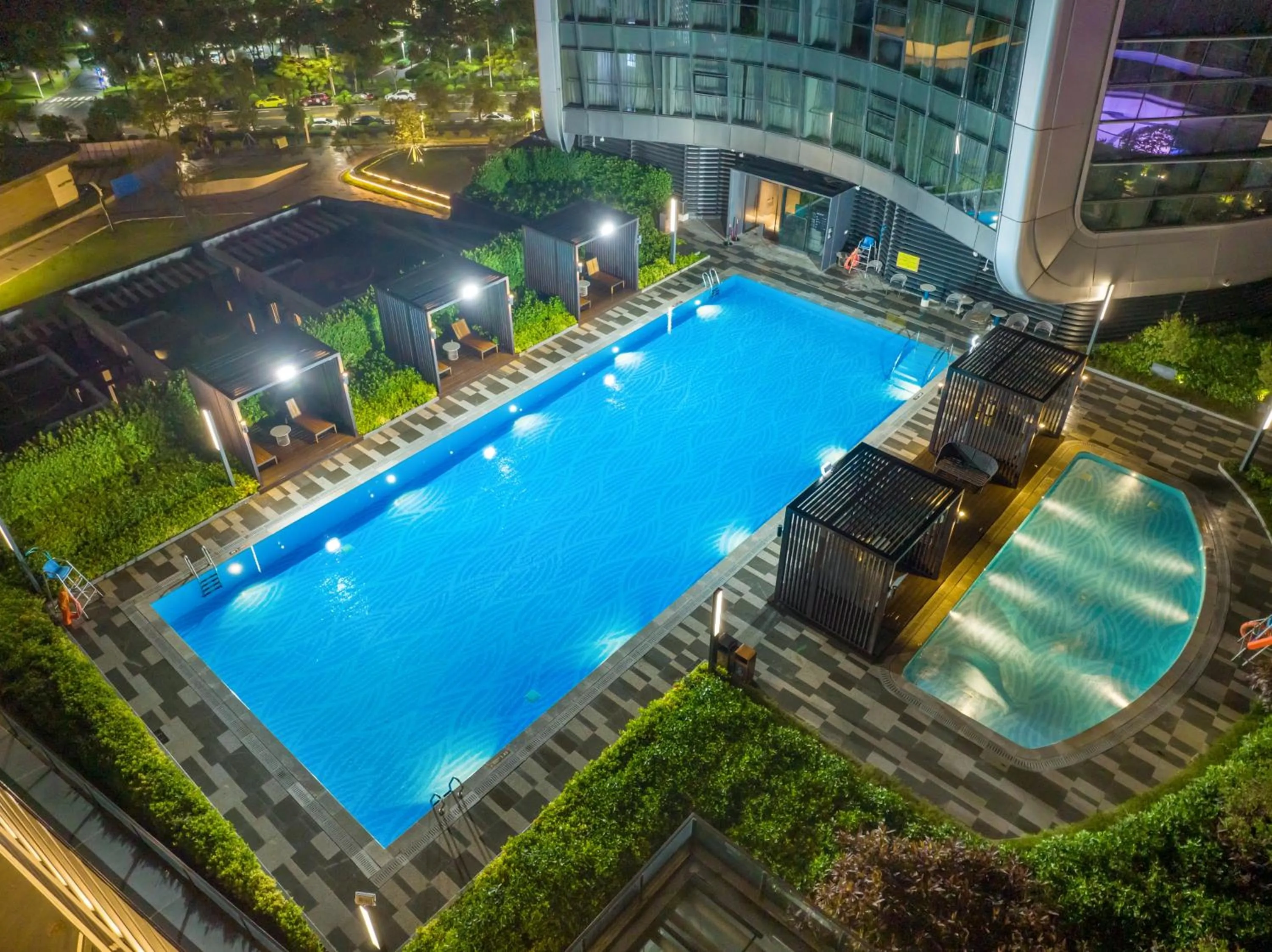Swimming pool in Zhuhai Marriott Hotel Jinwan