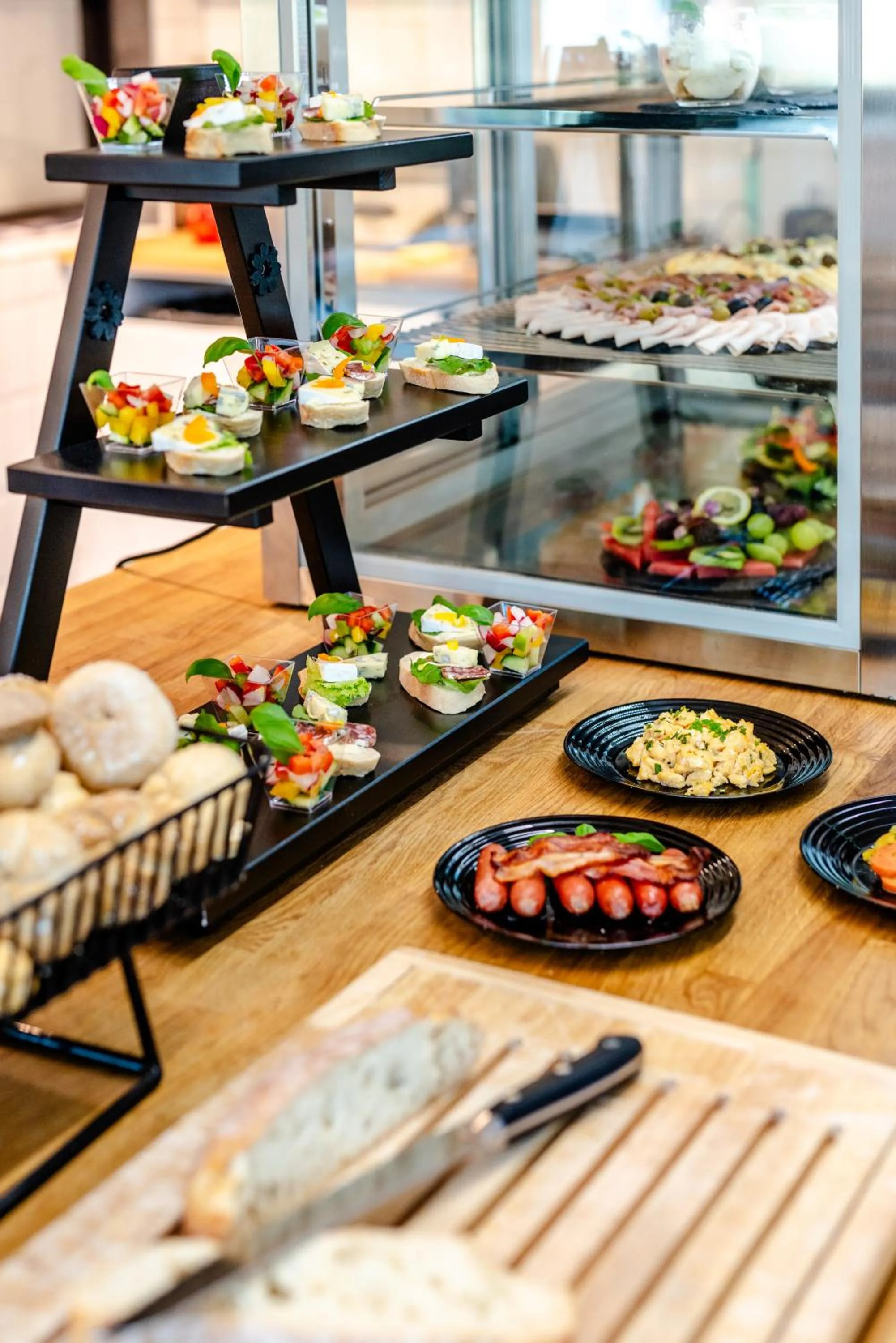 Restaurant/places to eat in Hotel Active Stadium