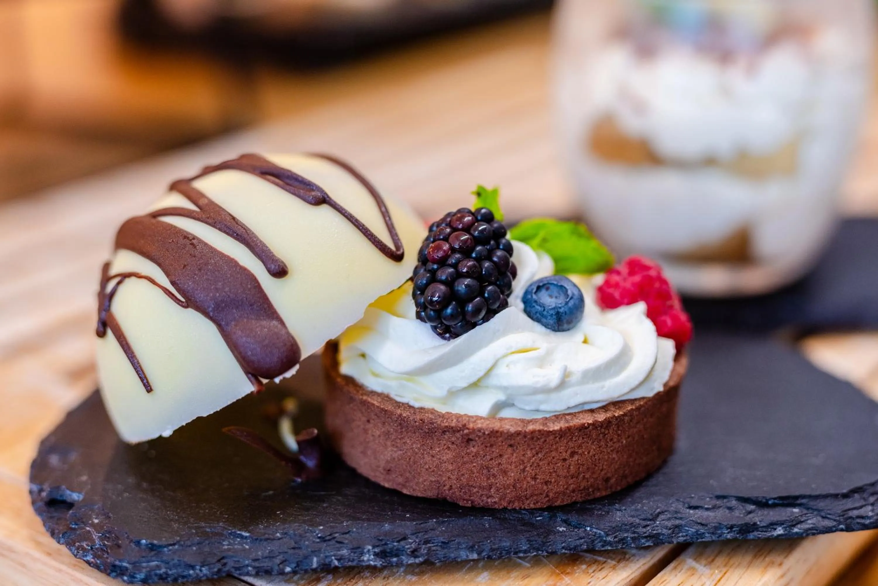 Restaurant/places to eat in Hotel Active Stadium