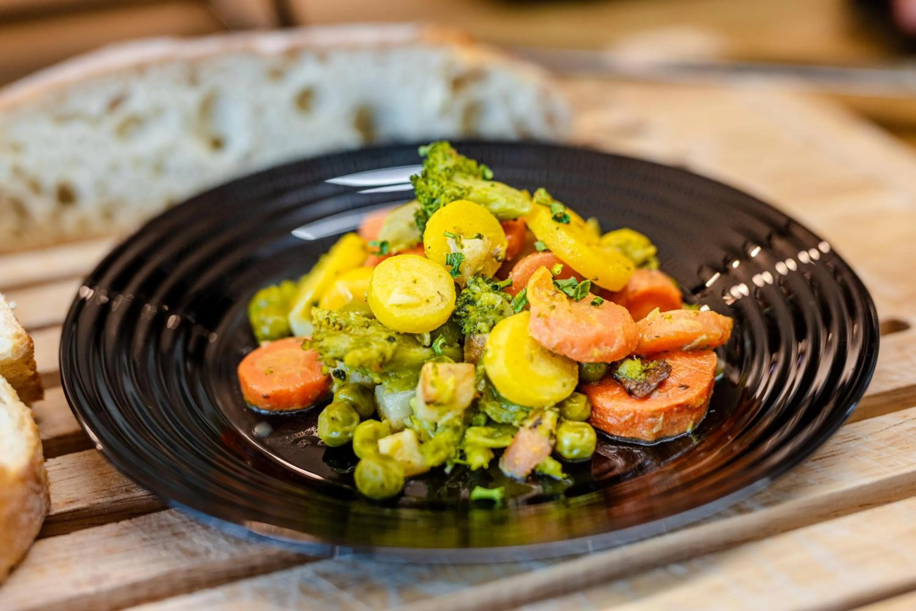 Restaurant/places to eat in Hotel Active Stadium