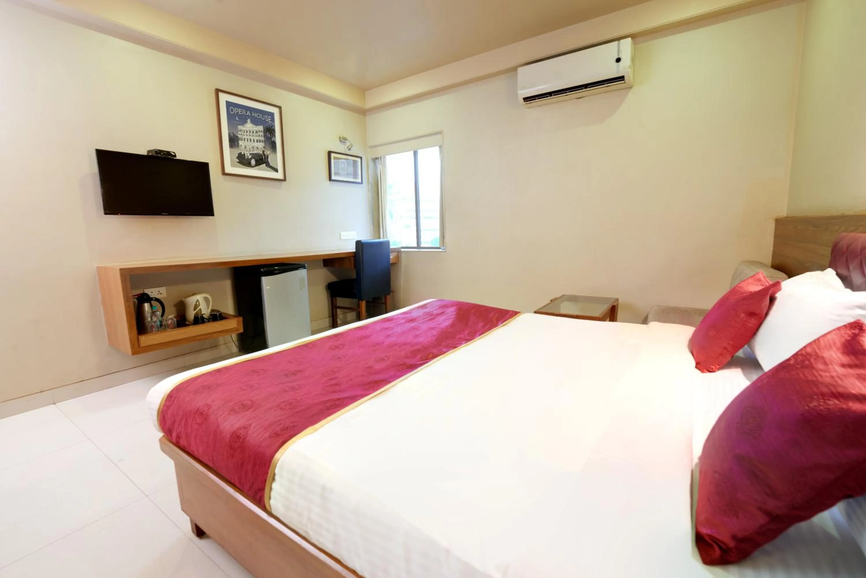 Bed in Hotel Prestige, Mangalore