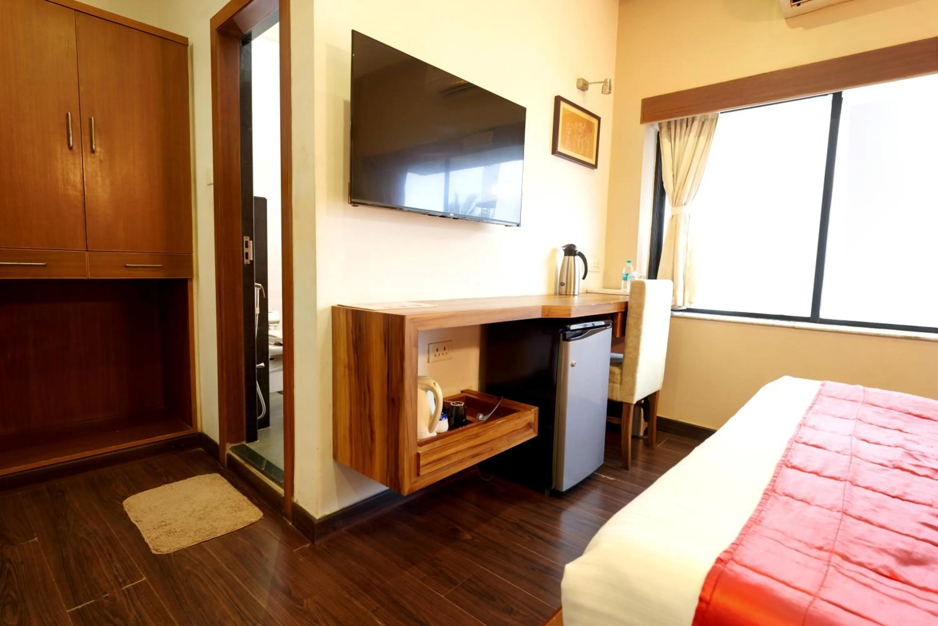 TV and multimedia, Bed in Hotel Prestige, Mangalore