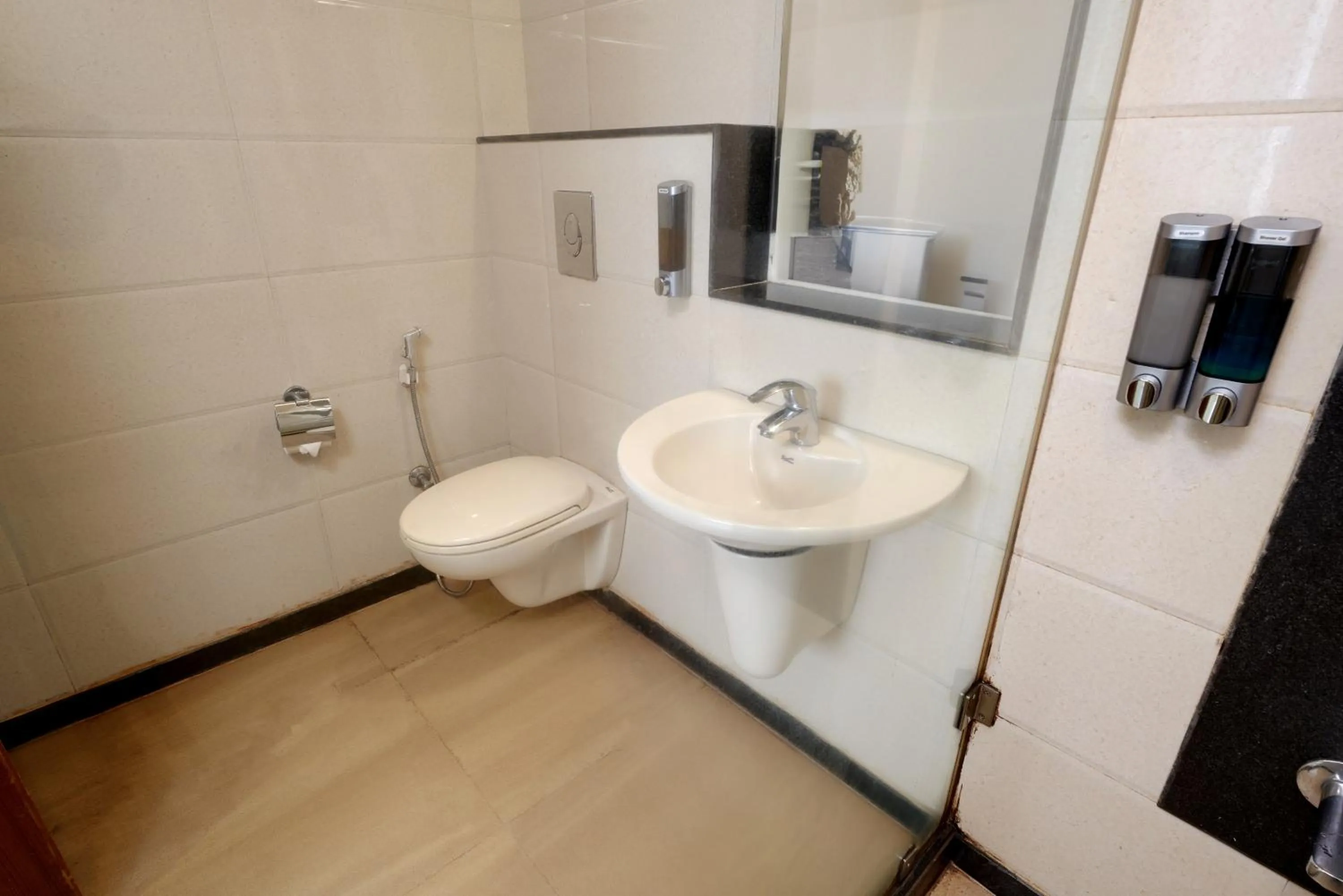 Shower in Hotel Prestige, Mangalore