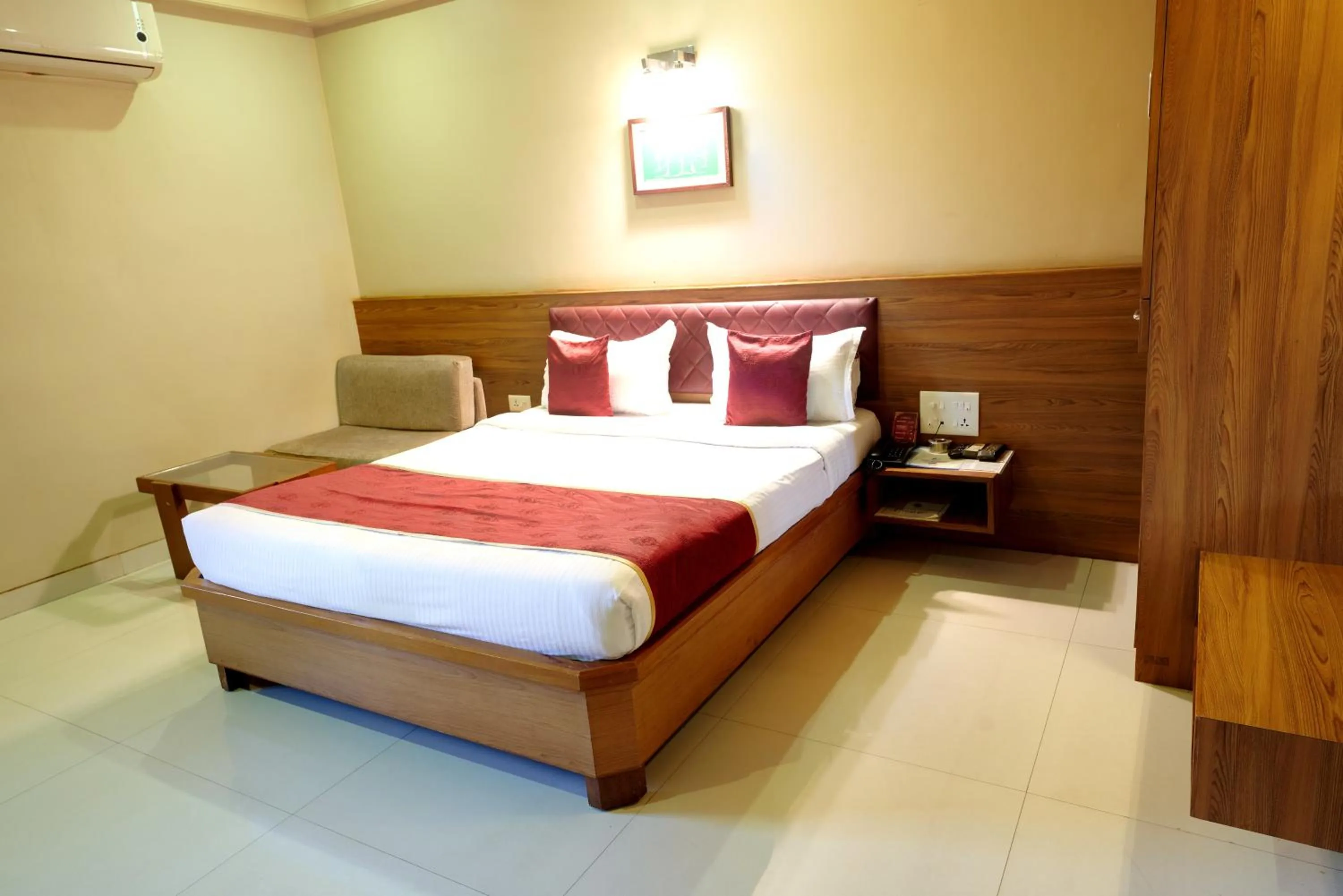 Bed in Hotel Prestige, Mangalore