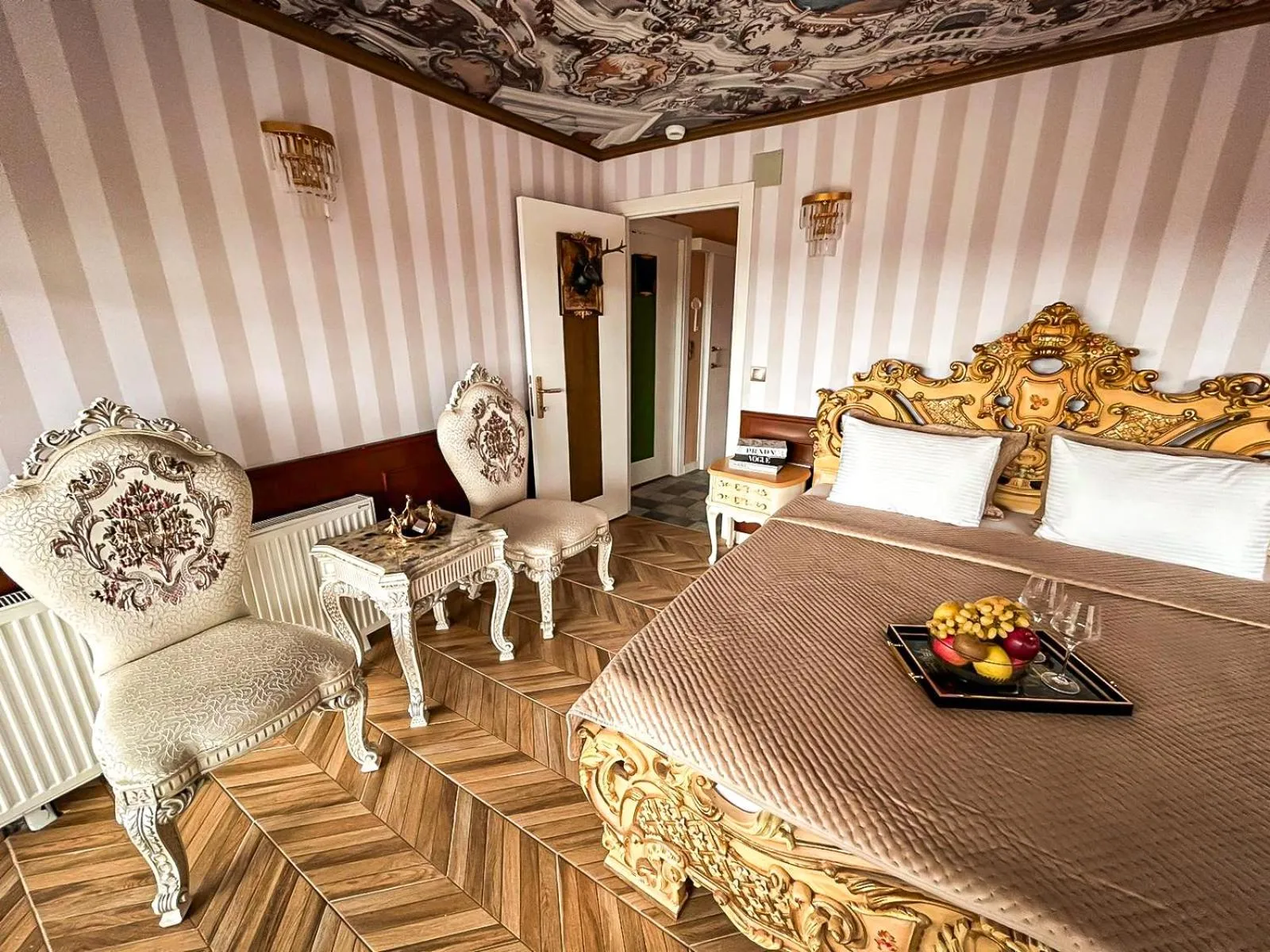 Photo of the whole room, Bed in Portofino Urla Boutique Hotel