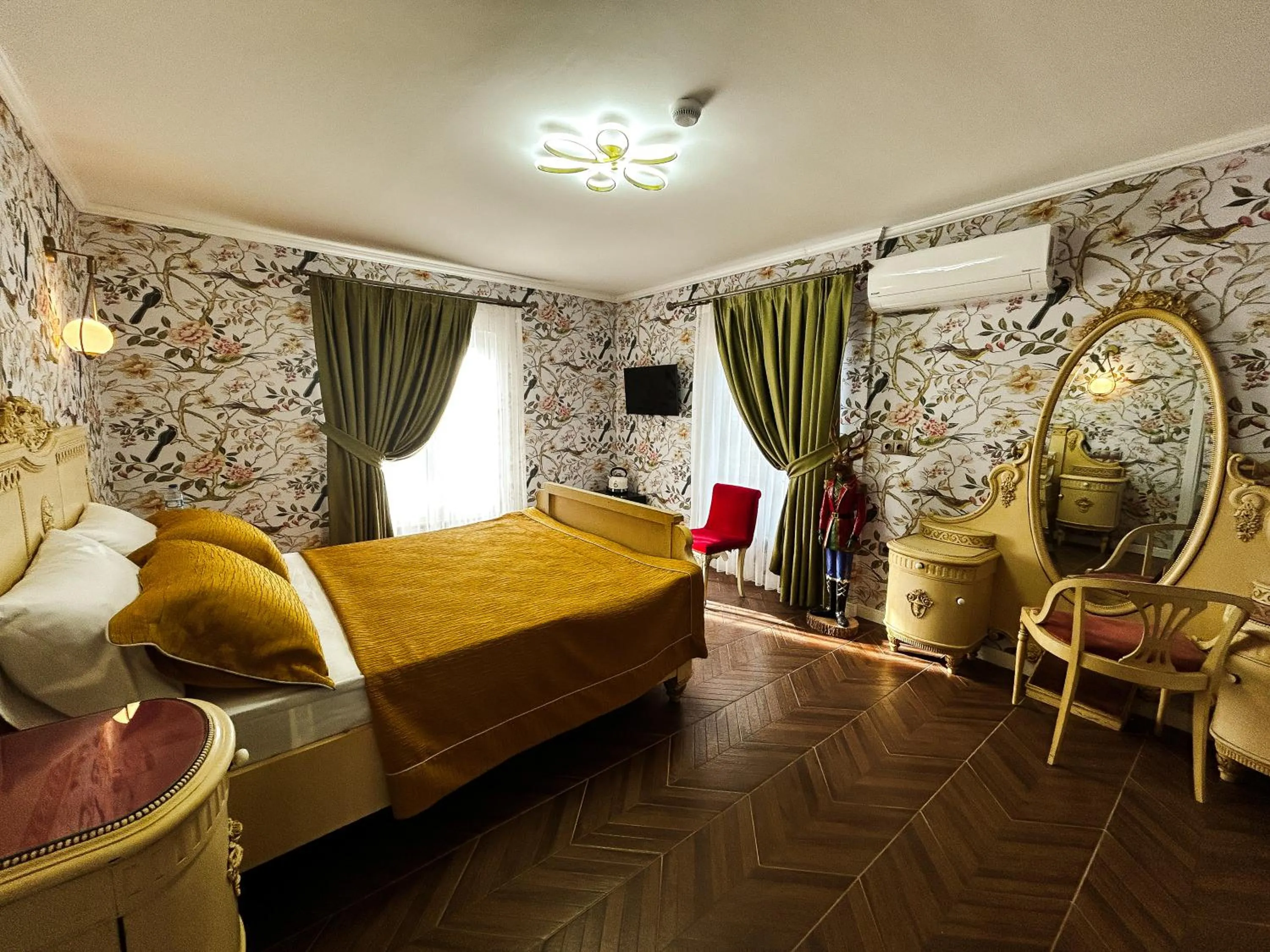 Photo of the whole room, Bed in Portofino Urla Boutique Hotel