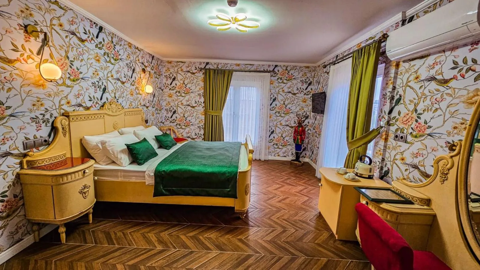 Photo of the whole room, Bed in Portofino Urla Boutique Hotel