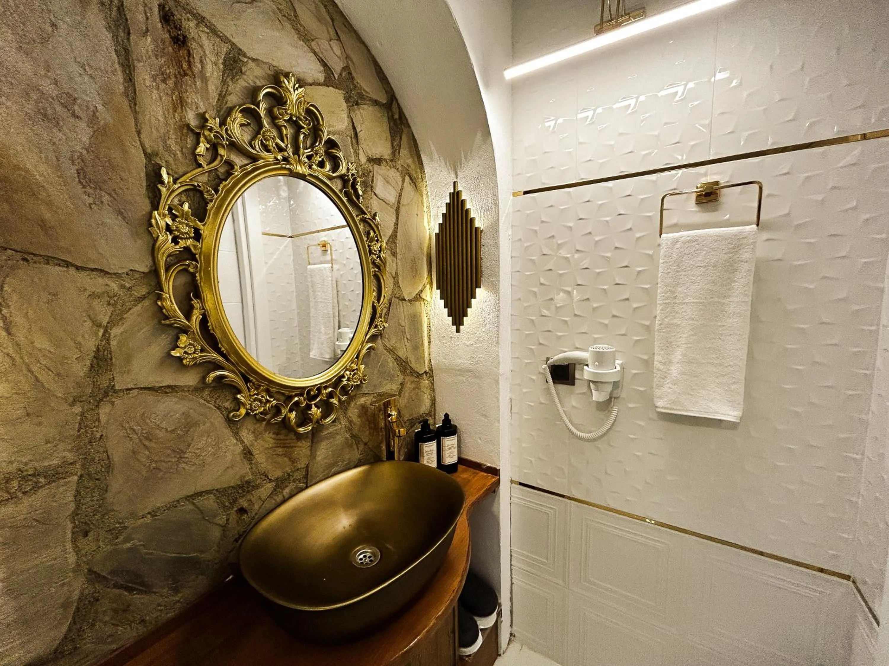 Bathroom in Portofino Urla Boutique Hotel