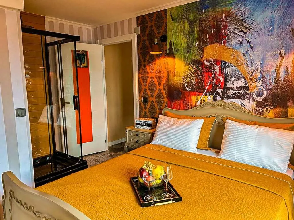 Shower, Bed in Portofino Urla Boutique Hotel