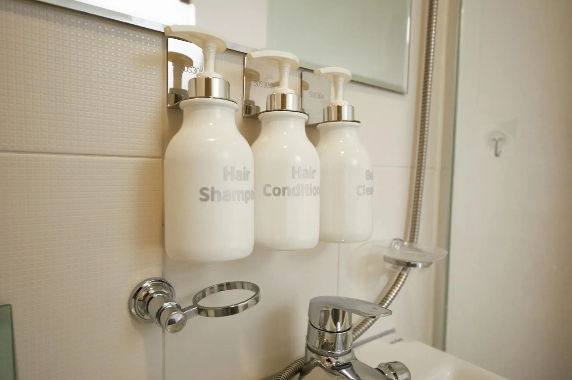 Bathroom in 123 Hostel